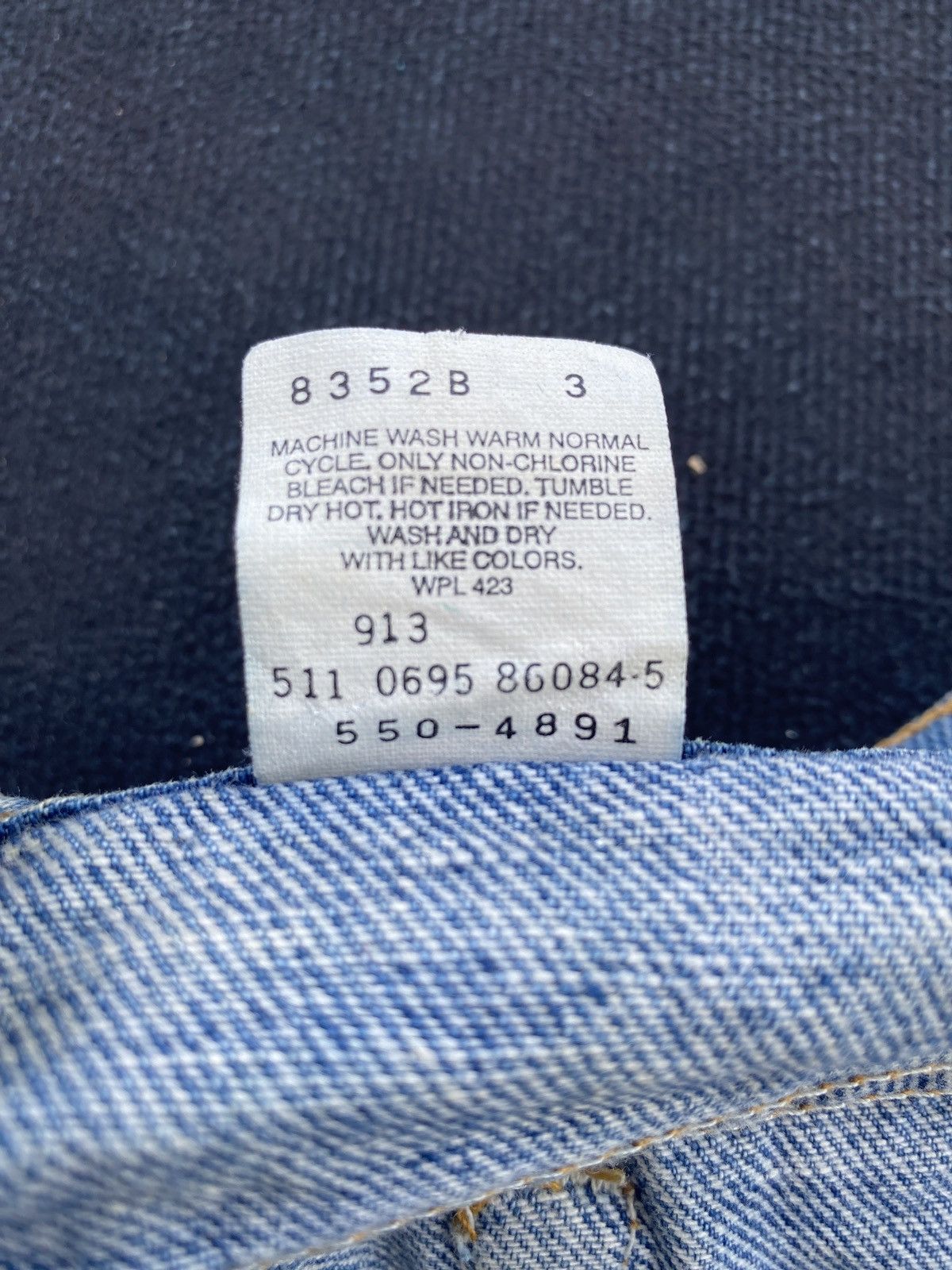Levi's VINTAGE LEVIS 550 RELAXED FIT TAPERED LEG JEANS-J452 Size US 36 / EU 52 - 8 Thumbnail