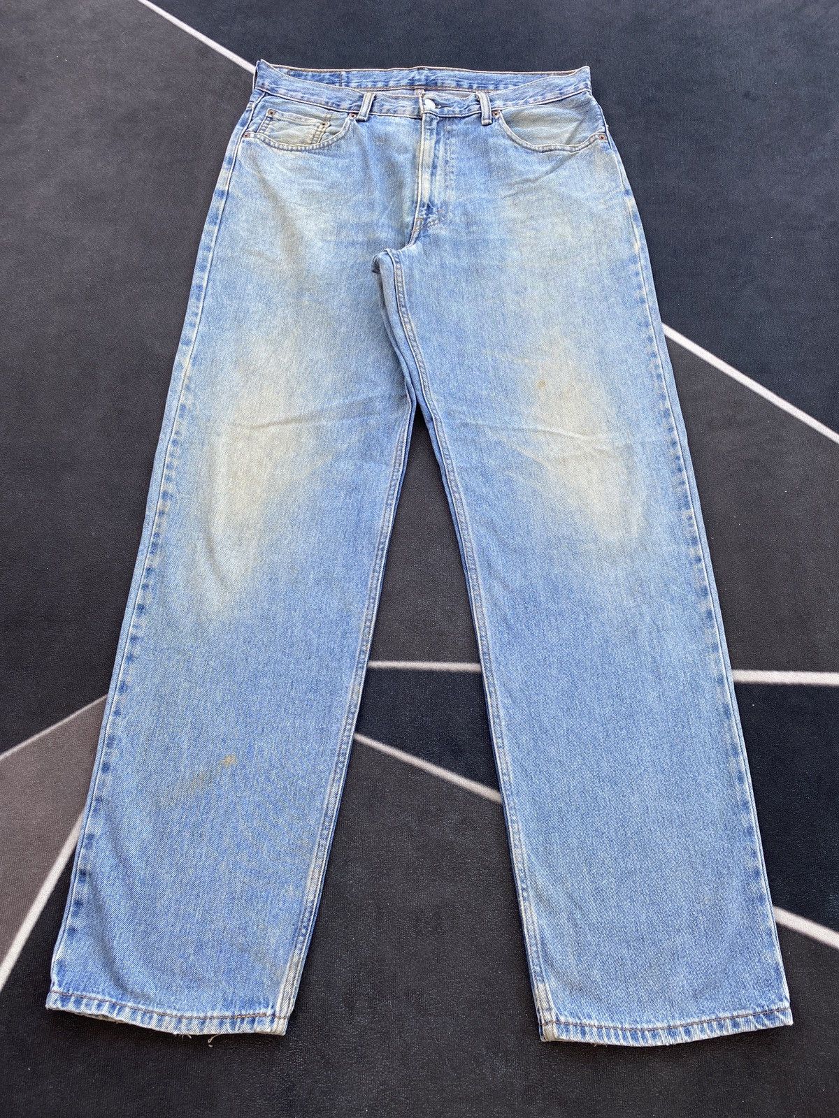 Levi's VINTAGE LEVIS 550 SINGLE ‘R’ BLUE WASH JEANS -J454 Size US 37 - 2 Thumbnail
