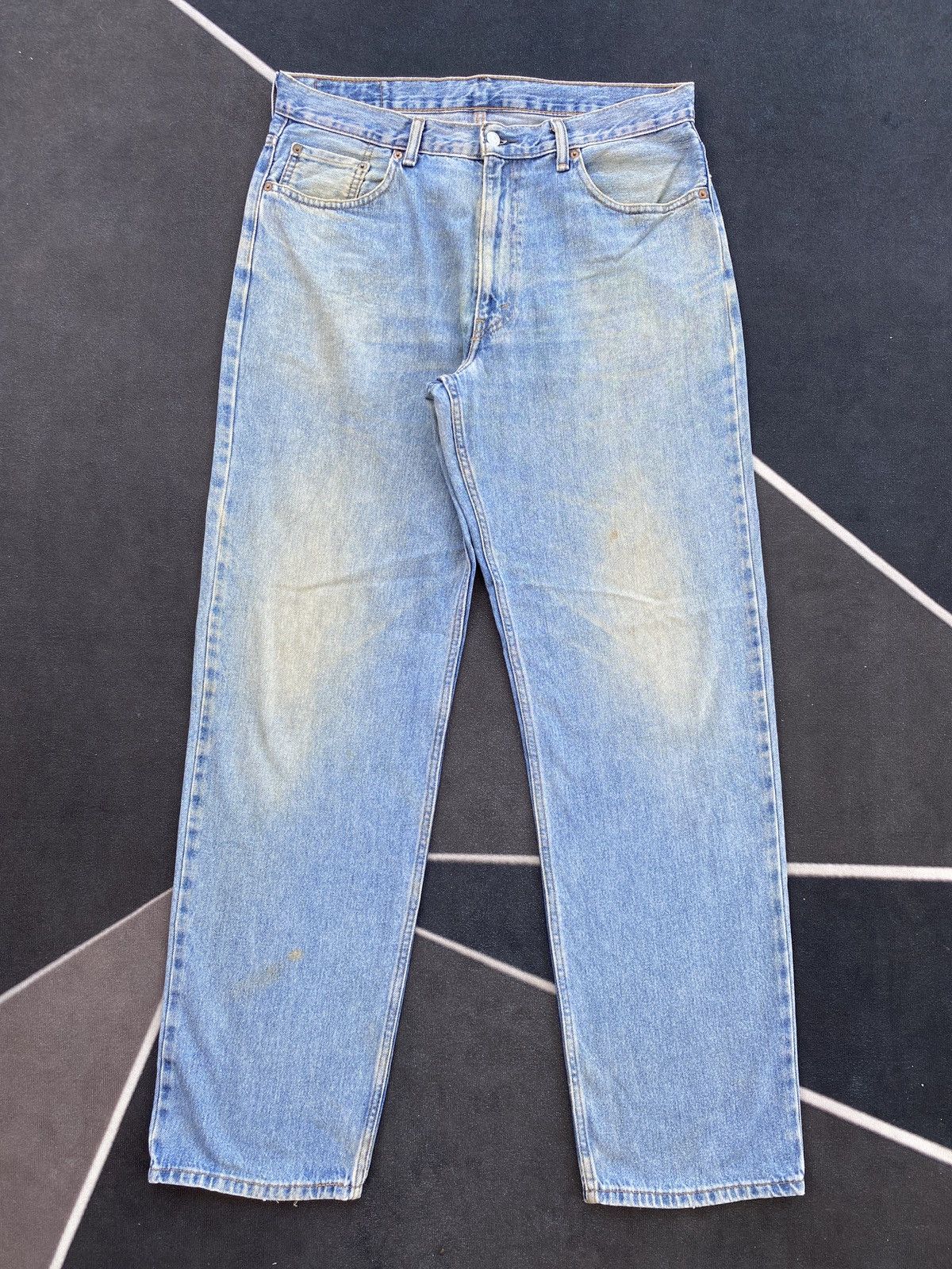 VINTAGE LEVIS 550 SINGLE ‘R’ BLUE WASH JEANS -J454