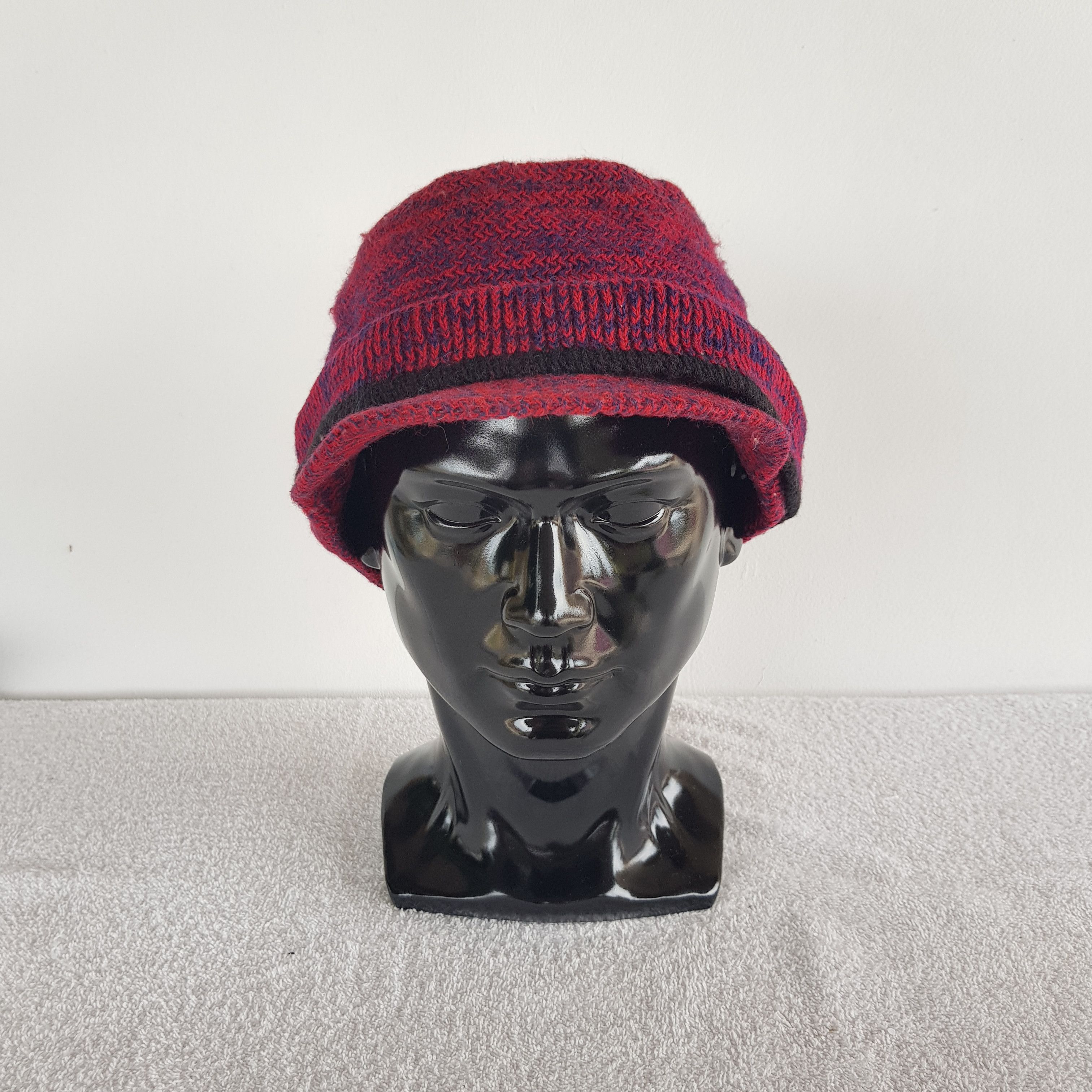 Japanese Brand × Vintage Unknown Burgundy Beanie Snow Cap Japanese Brand Hats Size ONE SIZE - 1 Thumbnail