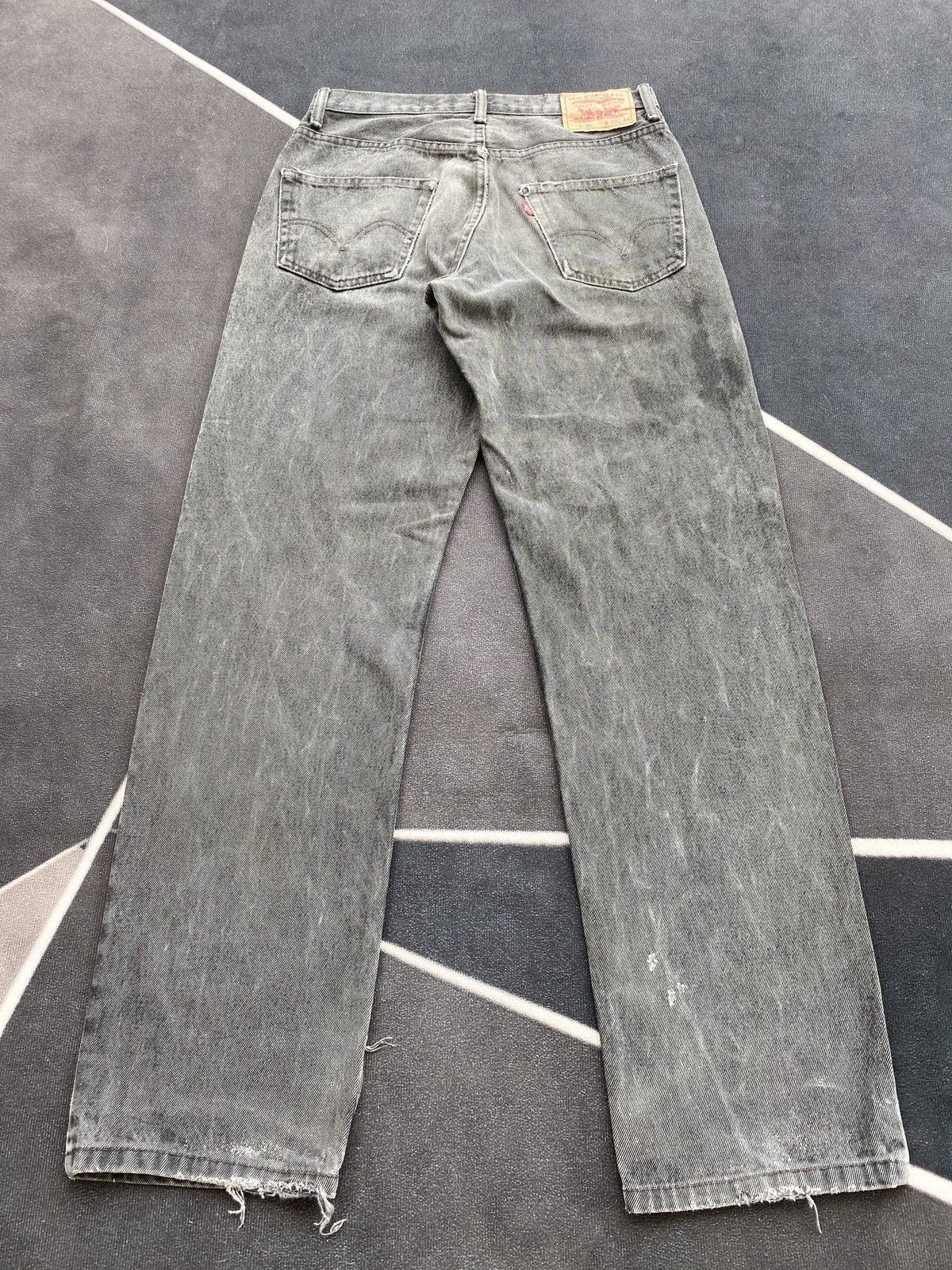 Levi's VINTAGE LEVIS 550 DISTRESSED FADED BLACK JEANS-J457 Size US 31 - 4 Thumbnail