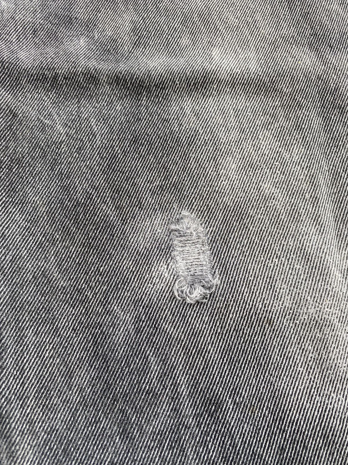 Levi's VINTAGE LEVIS 550 DISTRESSED FADED BLACK JEANS-J457 Size US 31 - 10 Thumbnail