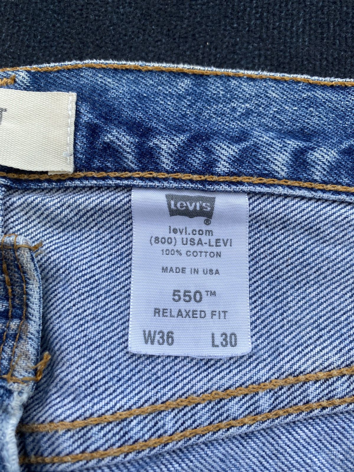 Levi's VINTAGE LEVIS 550 DISTRESSED BLUE STONE WASH JEANS-J458 Size US 37 - 8 Thumbnail