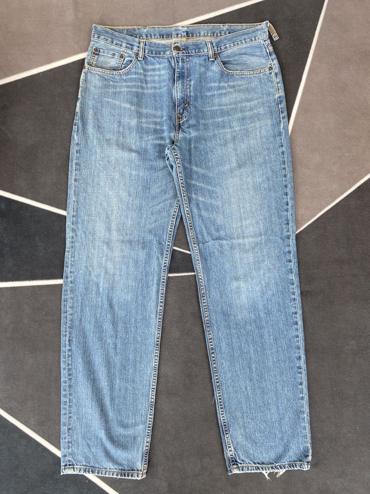 image of Vintage Levis 550 Single ‘R’ Jeans-J461 in Blue, Men's (Size 39)