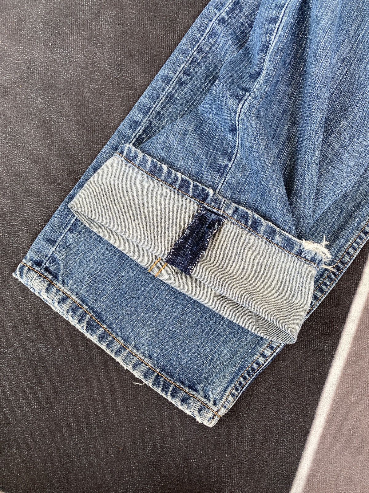 Levi's VINTAGE LEVIS 550 SINGLE ‘R’ JEANS-J461 Size US 39 - 8 Thumbnail