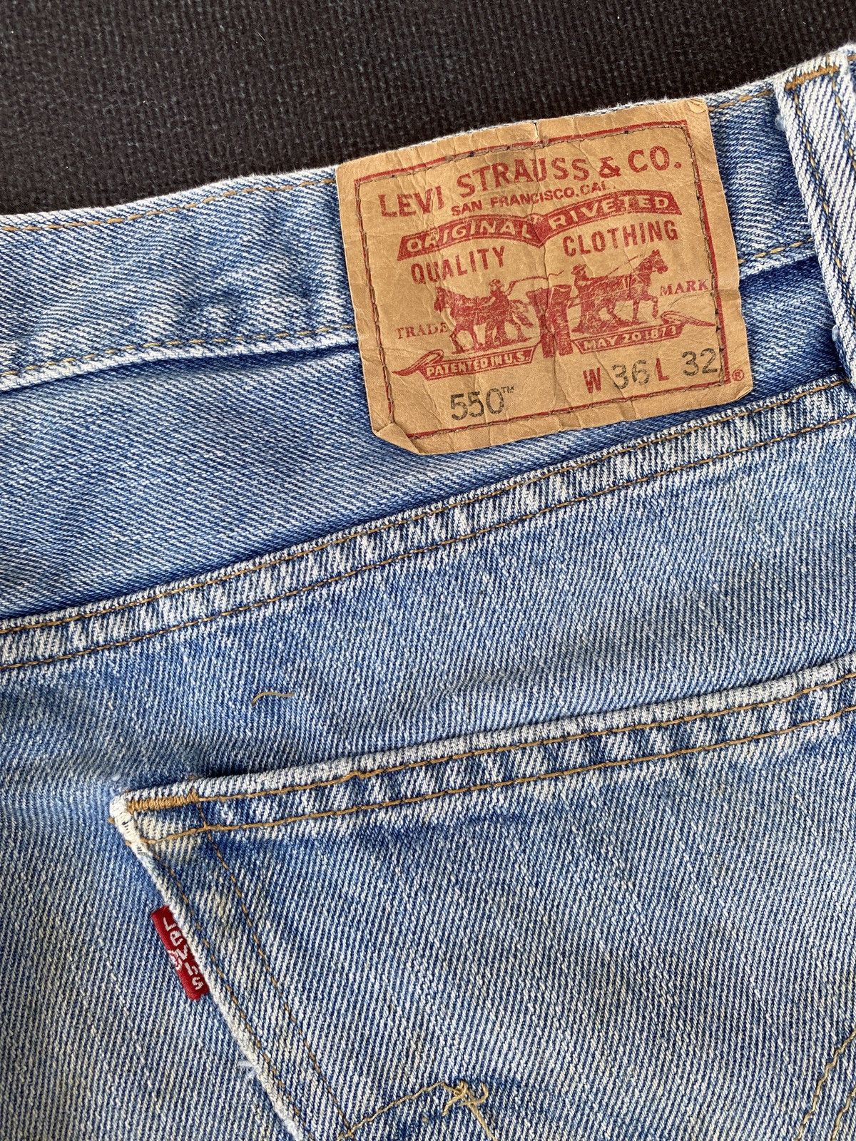 Levi's VINTAGE LEVIS 550 BLUE WASH JEANS-J463 Size US 38 / EU 54 - 11 Thumbnail