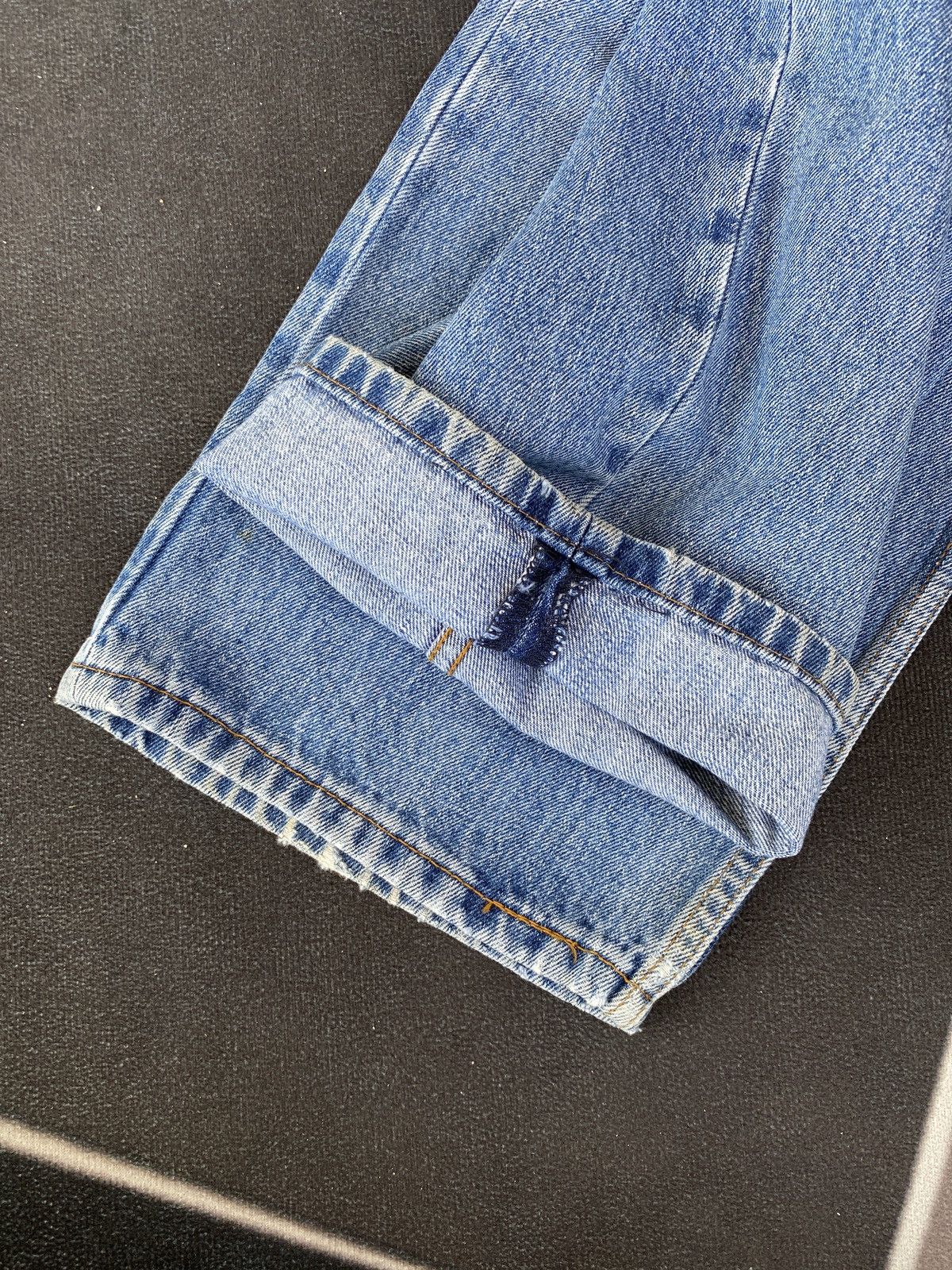 Levi's VINTAGE LEVIS 550 BLUE JEANS-J464 Size US 37 - 8 Thumbnail