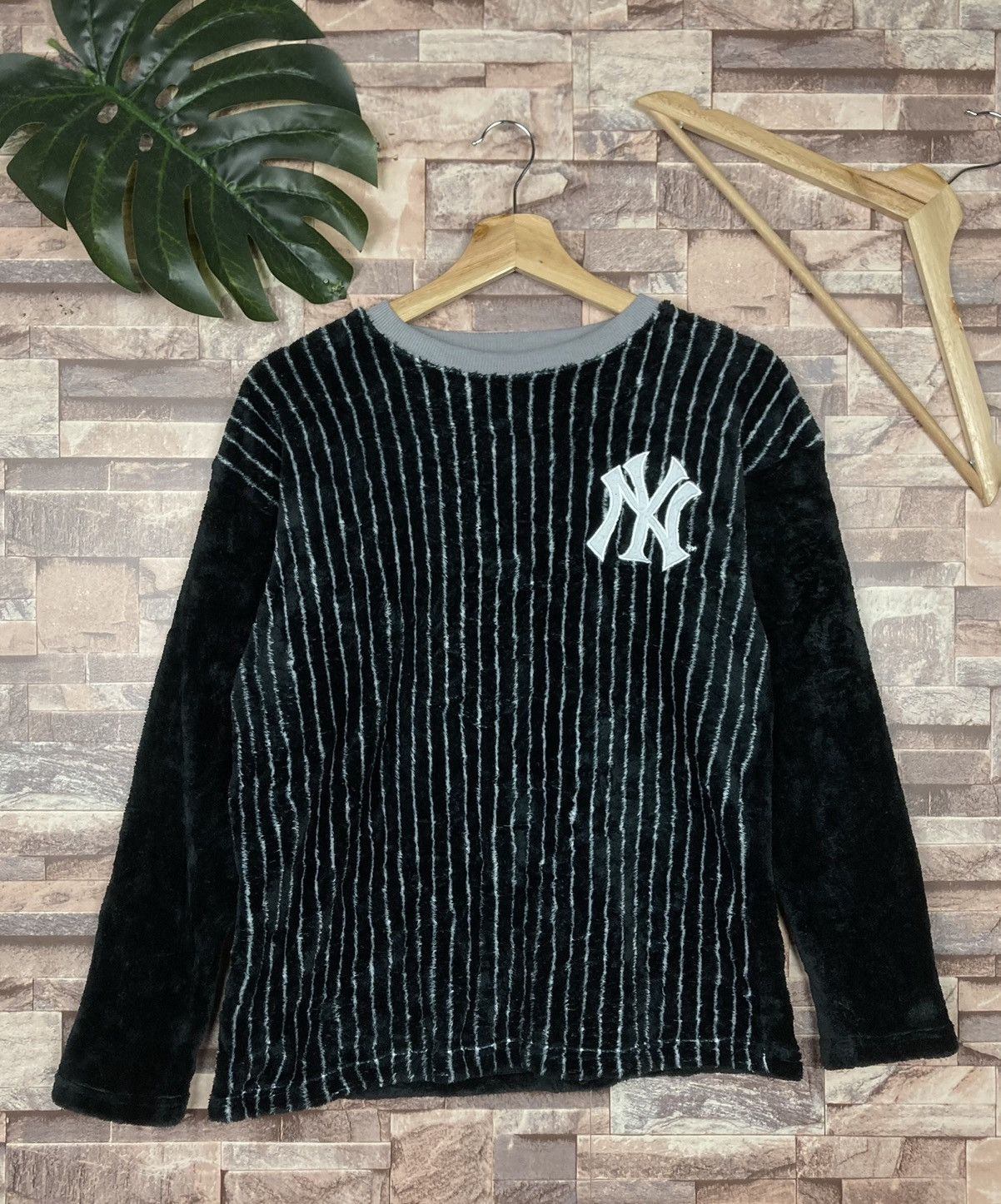 MLB × New York Yankees MLB New York Yankees Sweatshirt Kids #46-3 Size US XXS / EU 40 - 1 Thumbnail