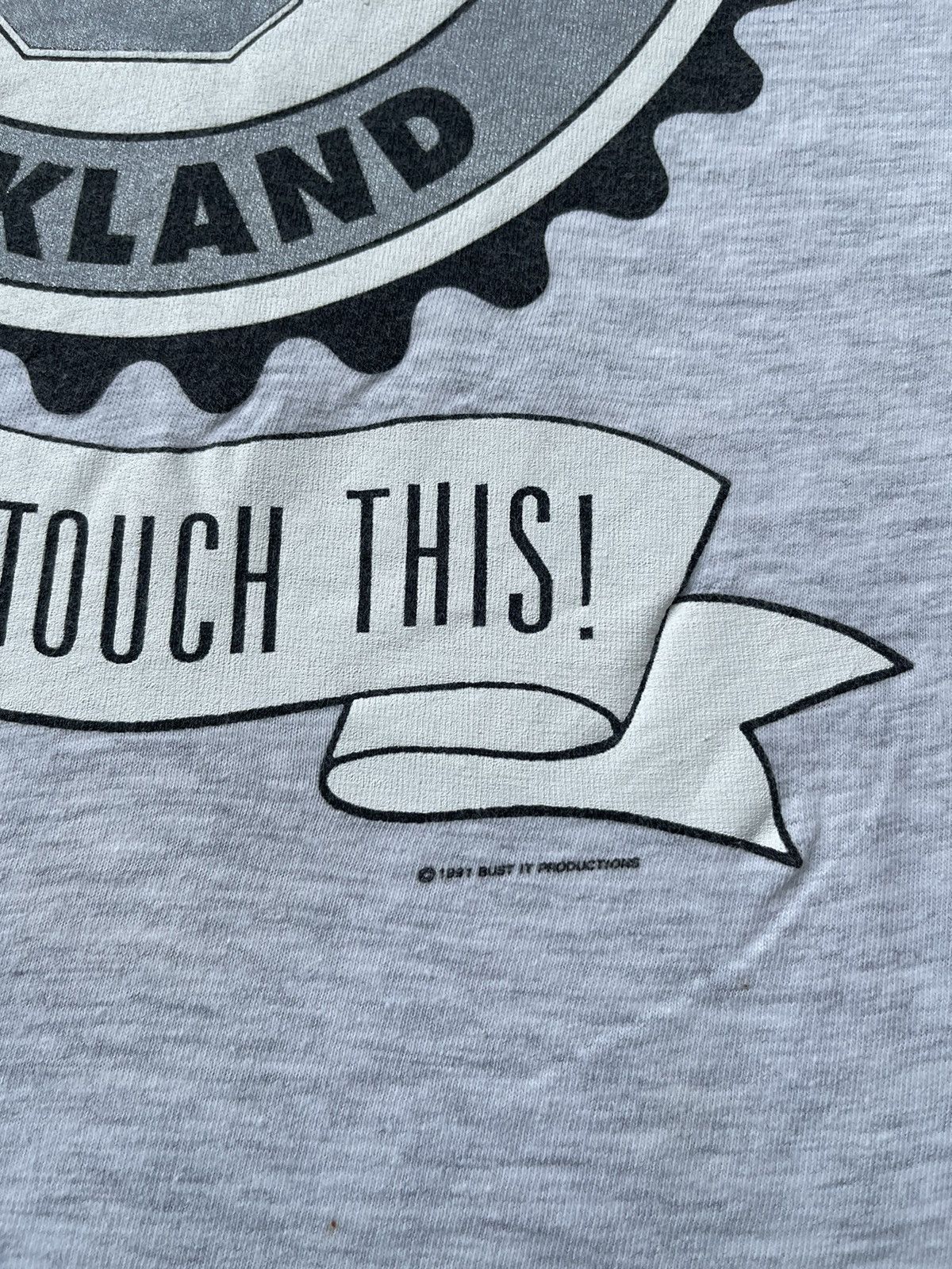 Rap Tees Vintage 90s MC HAMMER "U Can't Touch This" T Shirt Size US L / EU 52-54 / 3 - 4 Thumbnail