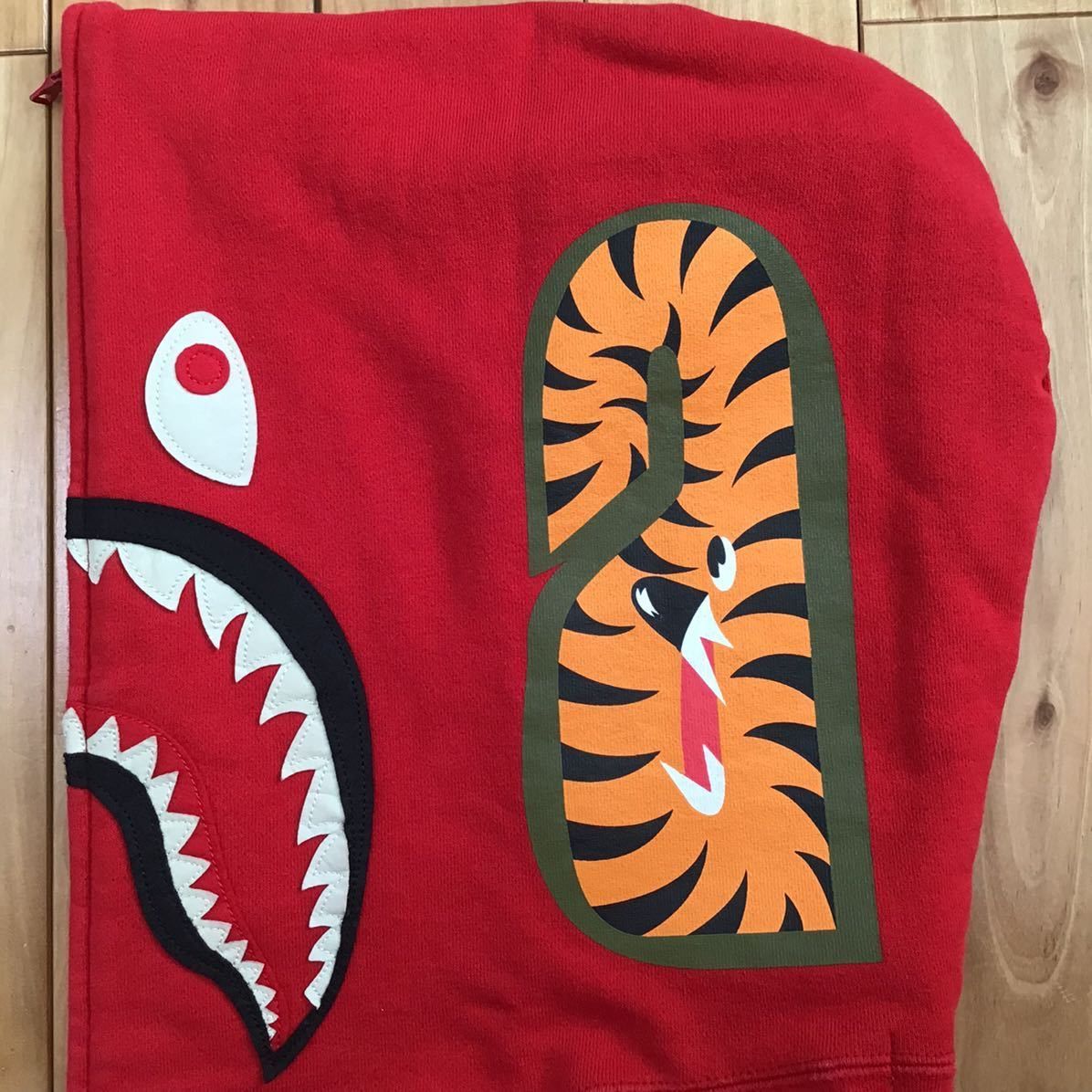 Bape 💫Glow in the dark💫 🔥XL🔥 Shark full zip hoodie Red BAPE Size US XL / EU 56 / 4 - 6 Thumbnail