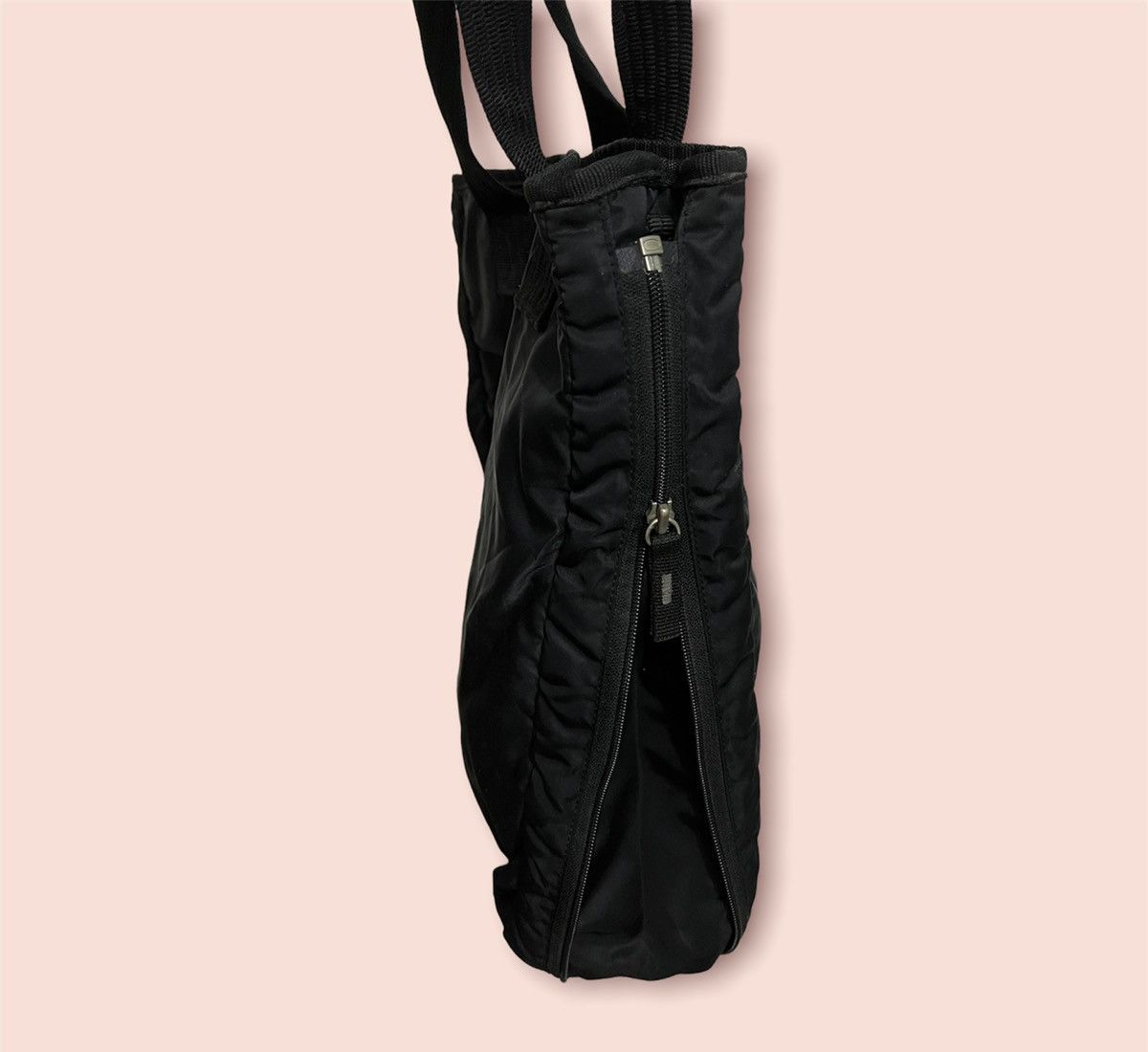 Japanese Brand × Jun Takahashi × Uniqlo VINTAGE UNIQLO UTILITY POLYESTER TOTE 2 WAY Size ONE SIZE - 7 Thumbnail