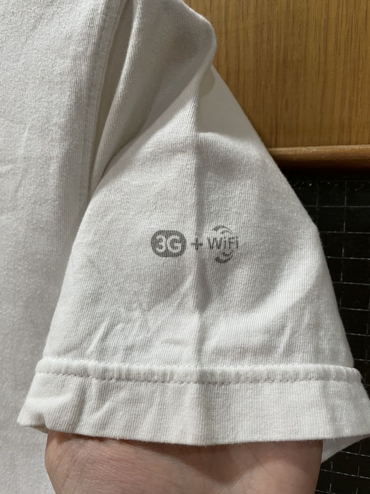 Apple VINTAGE 00s APPLE iPHONE 3G TRUE MOVE T-SHIRT Size US S / EU 44-46 / 1 - 3 Thumbnail