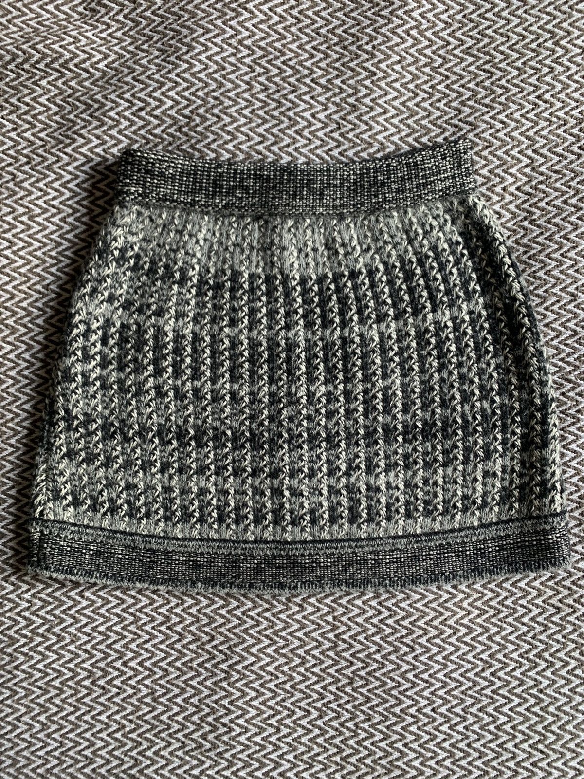 Chanel Chanel cashmere skirt Size 28" / US 6 / IT 42 - 2 Thumbnail