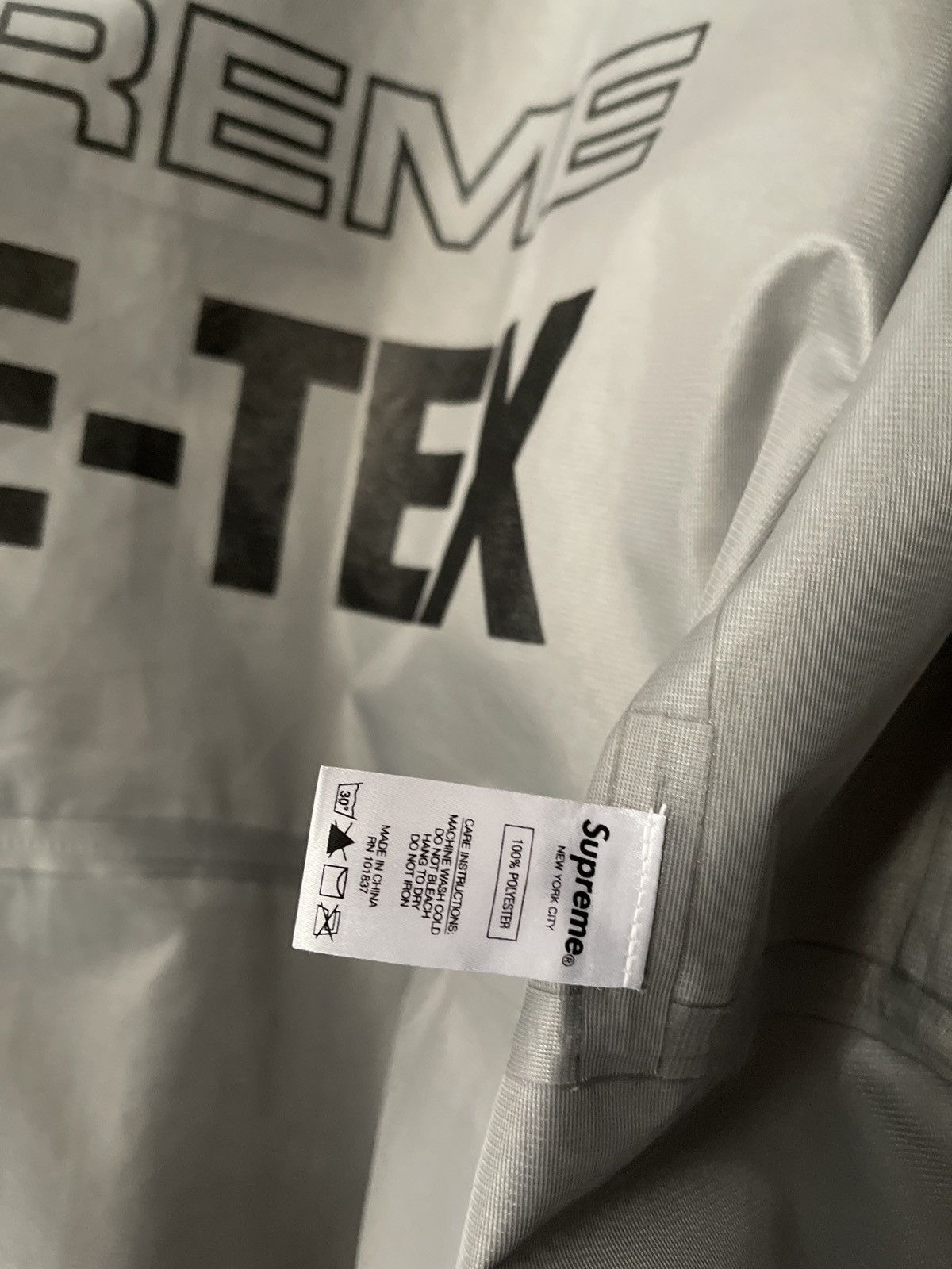 Goretex Supreme GORE TEX Taped Seam Jacket Leopard Size US M / EU 48-50 / 2 - 5 Thumbnail