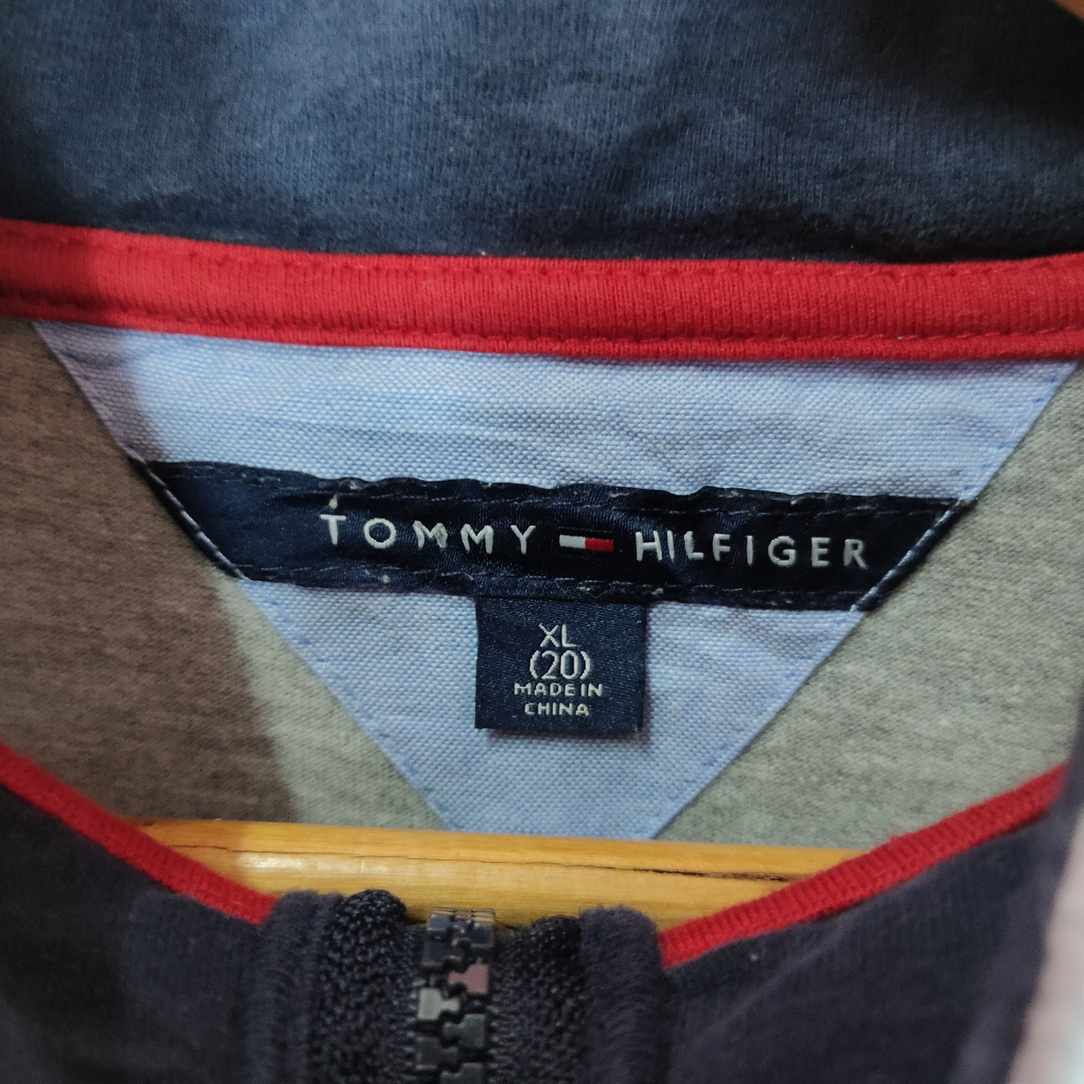 Tommy Hilfiger Vintage TOMMY HILFIGER USA Patches Embroidery Sweatshirt Size US M / EU 48-50 / 2 - 5 Thumbnail