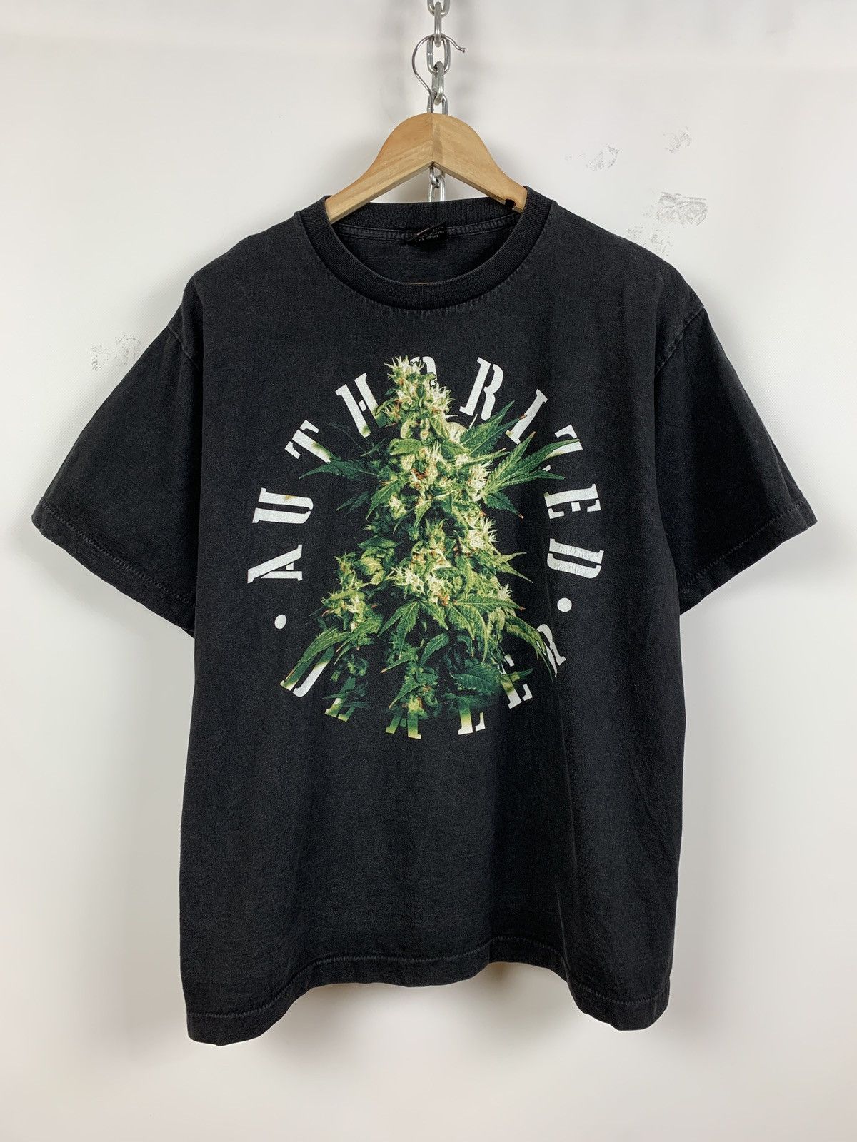 Vintage Vintage Authorized Dealer Marijuana/Cannabis Faded Shirt Size US L / EU 52-54 / 3 - 1 Thumbnail