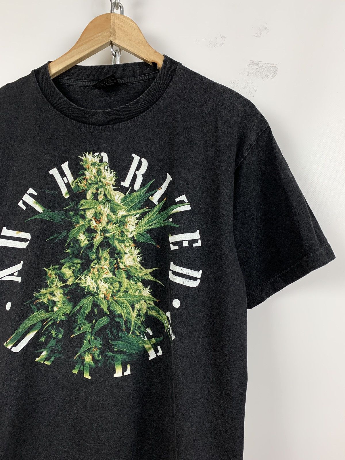 Vintage Vintage Authorized Dealer Marijuana/Cannabis Faded Shirt Size US L / EU 52-54 / 3 - 5 Thumbnail