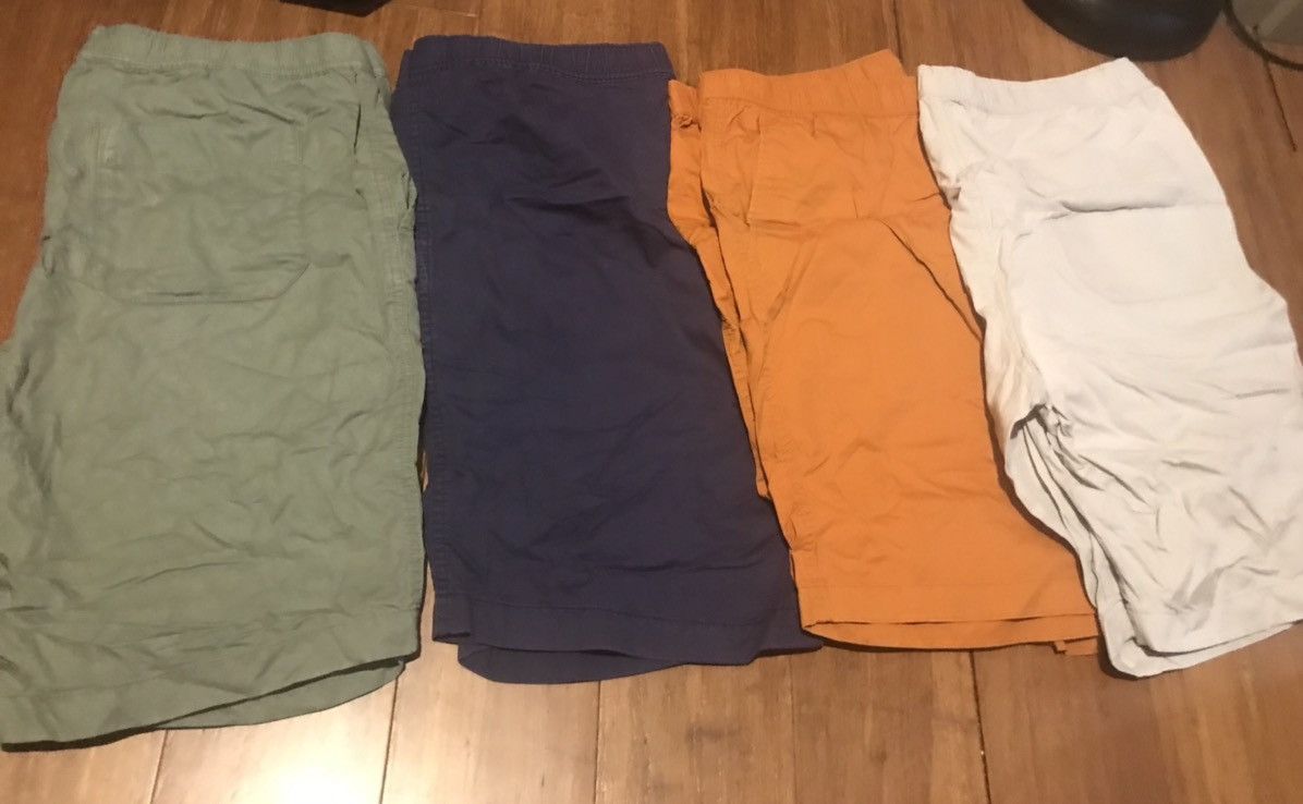 Uniqlo Uniqlo Shorts (set of 4) Size US 33 - 1 Thumbnail