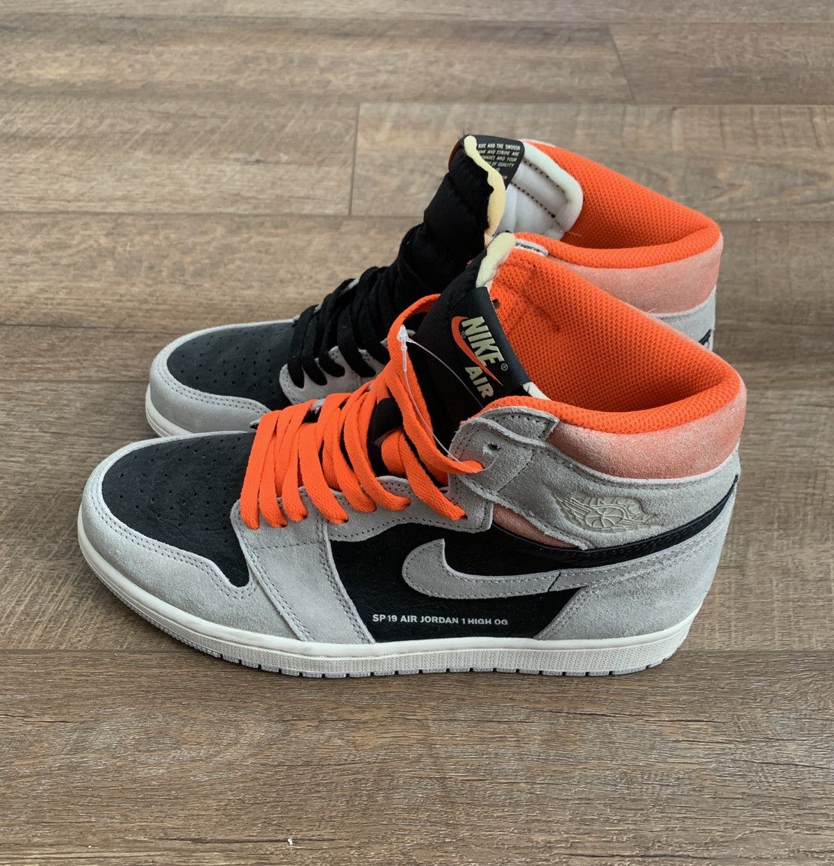 Nike Air Jordan 1 Retro High OG Neutral Grey 2019 Size US 9 / EU 42 - 4 Thumbnail