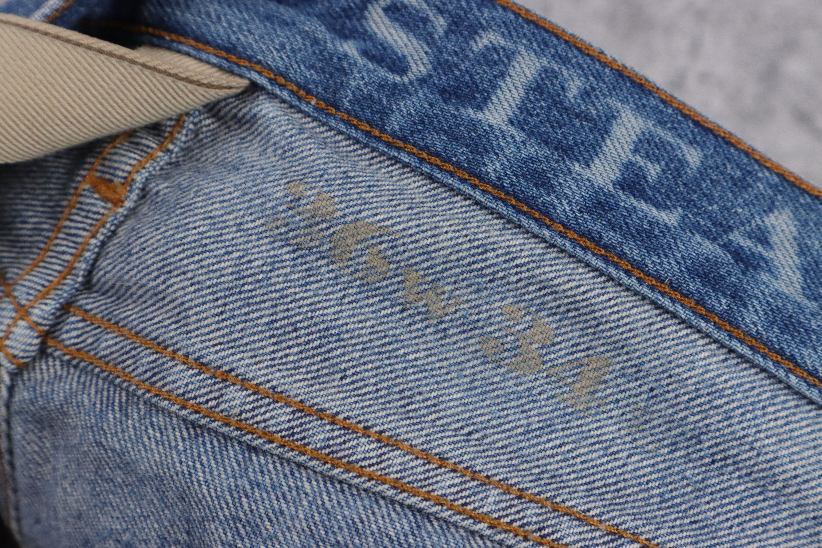 Burberry Burberry Light Wash Denim Jeans Size US 36 / EU 52 - 18 Thumbnail