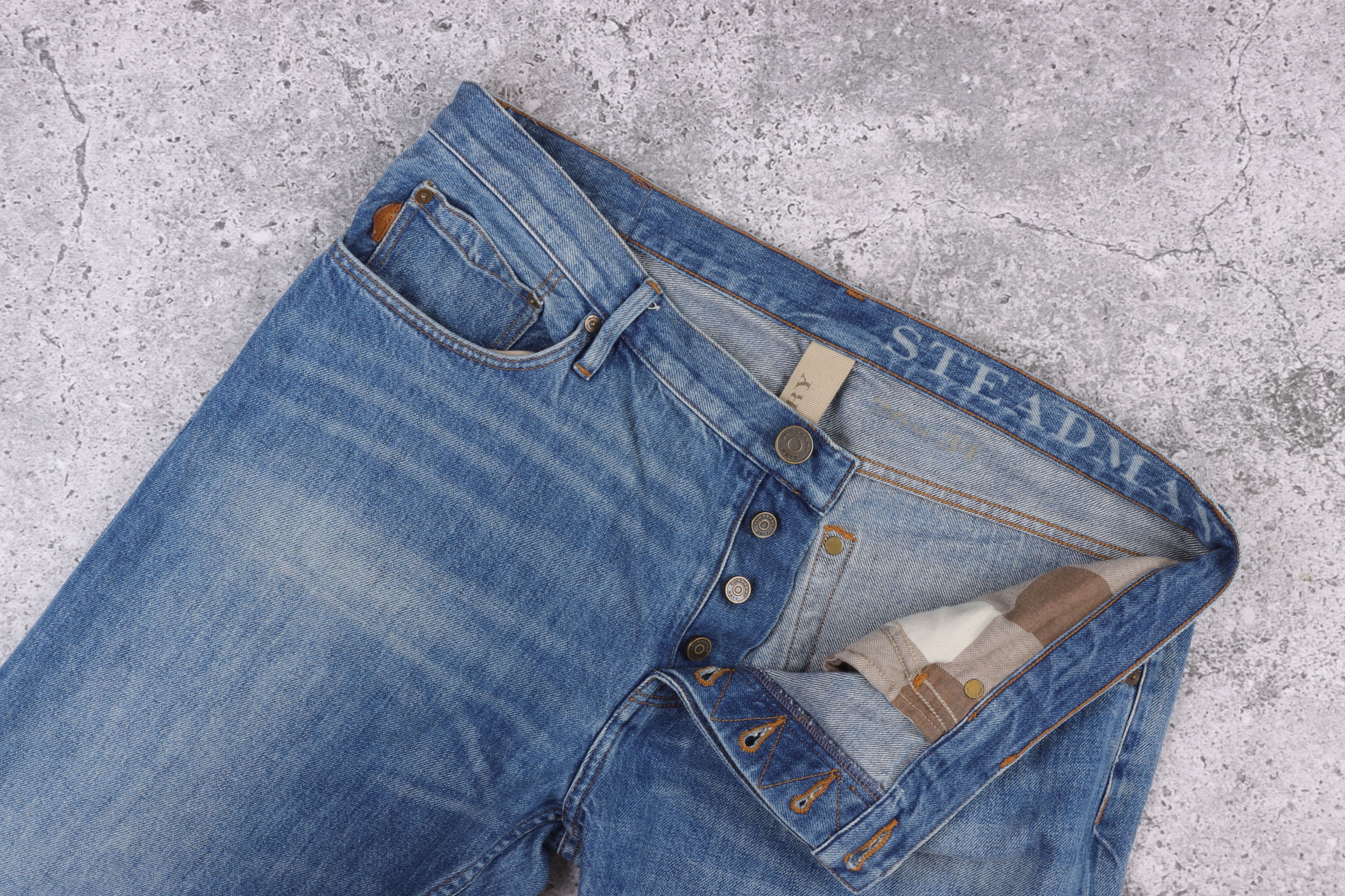 Burberry Burberry Light Wash Denim Jeans Size US 36 / EU 52 - 6 Thumbnail