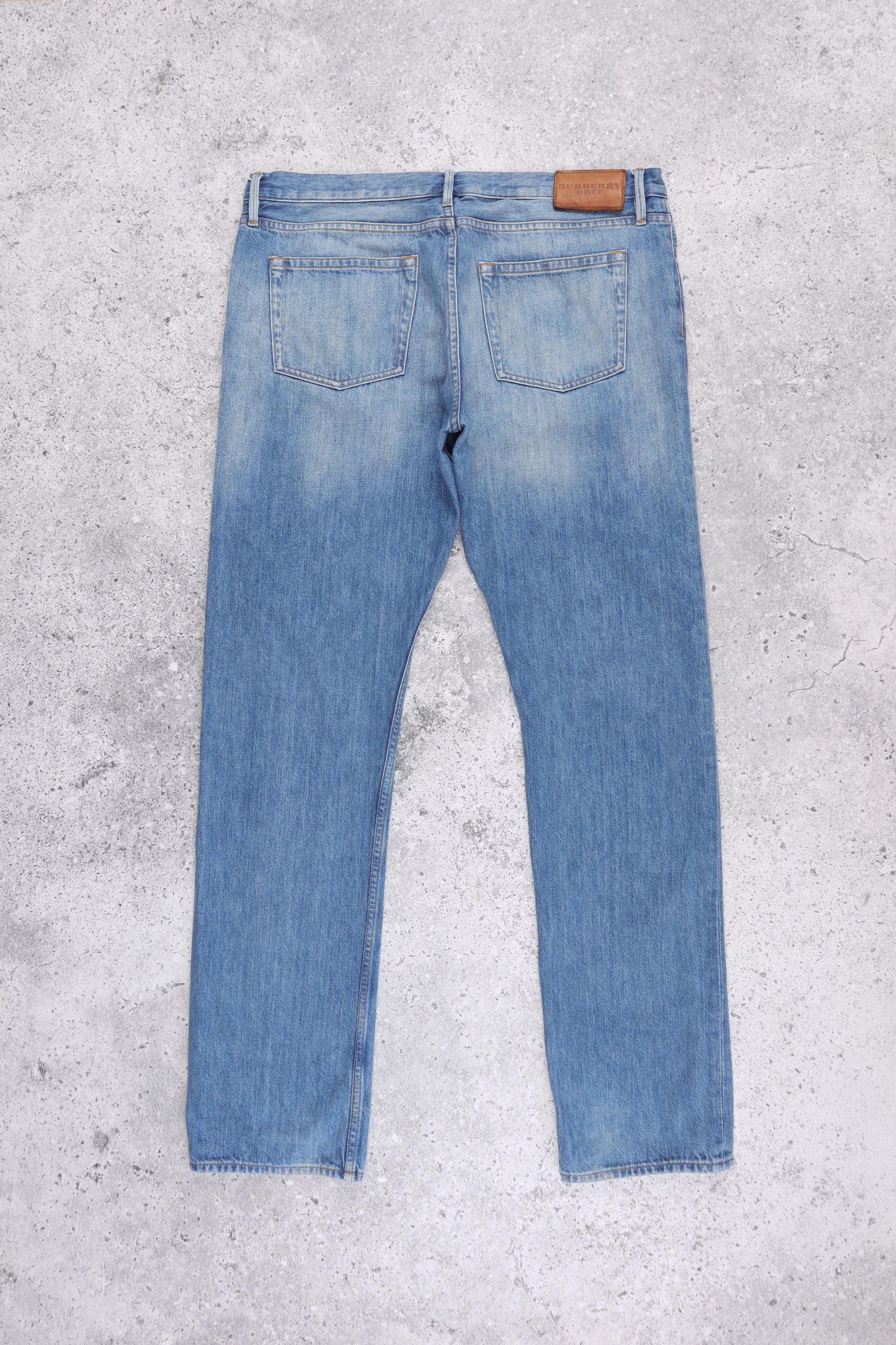 Burberry Burberry Light Wash Denim Jeans Size US 36 / EU 52 - 1 Thumbnail