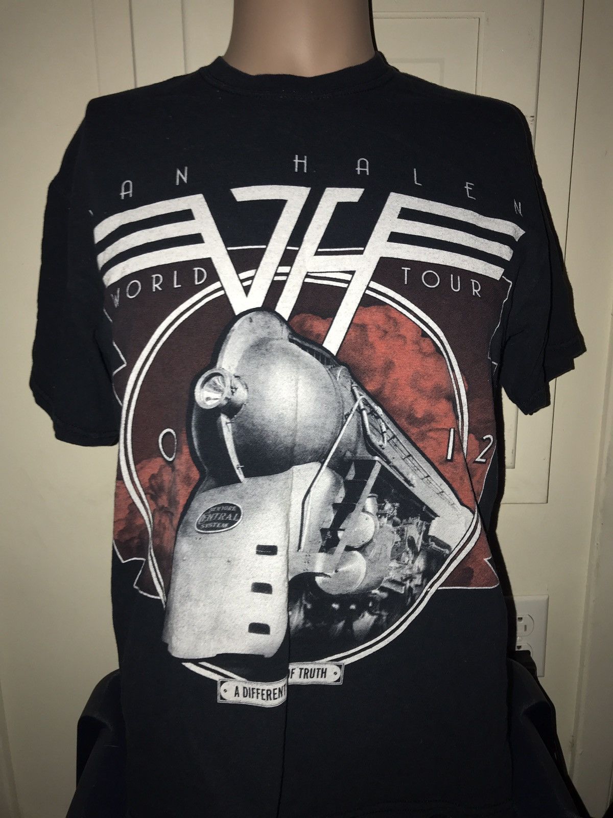 Other Van Halen 2012 Tour Shirt. Size US XL / EU 56 / 4 - 1 Preview