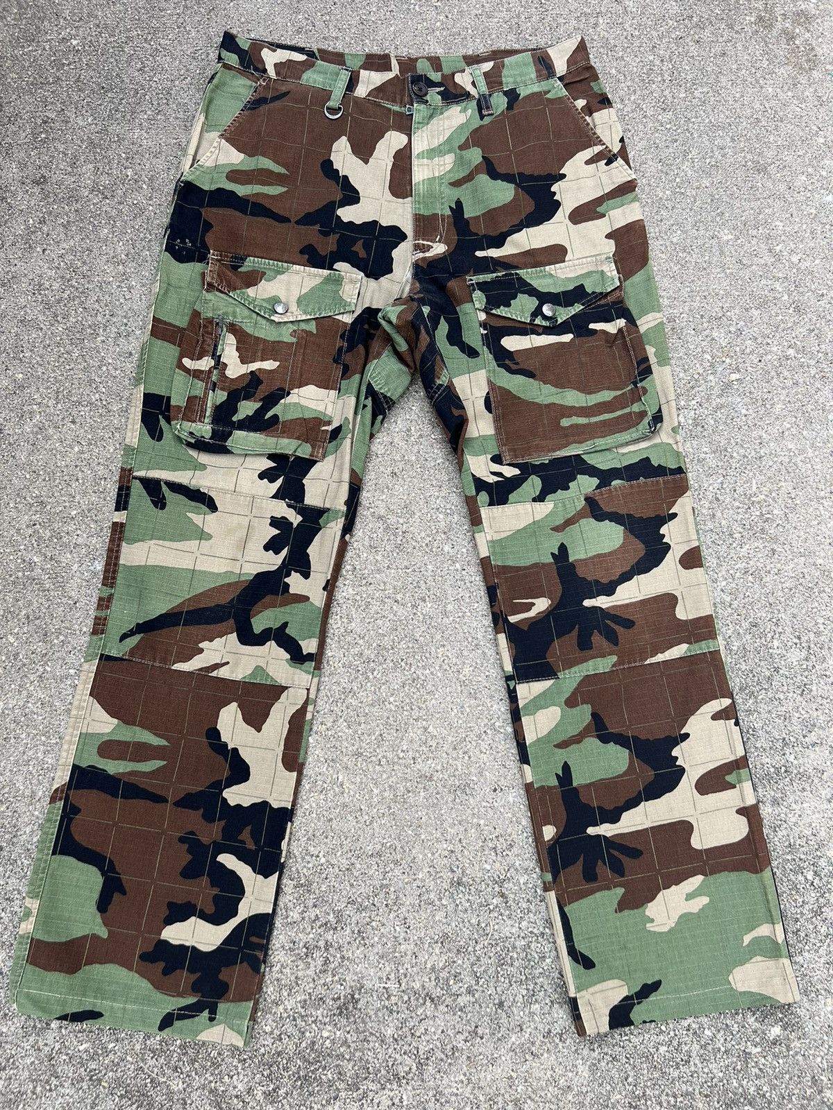 Sophnet. Sophnet Japan Camouflage Tactical Parachute Cargo Trouser Size US 32 / EU 48 - 1 Thumbnail