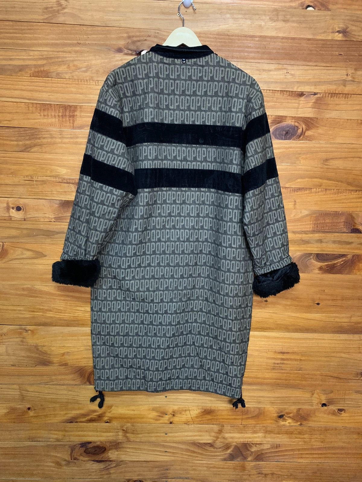 Vintage Vintage Donpelieno Over Print Long Coat Size US S / EU 44-46 / 1 - 4 Thumbnail