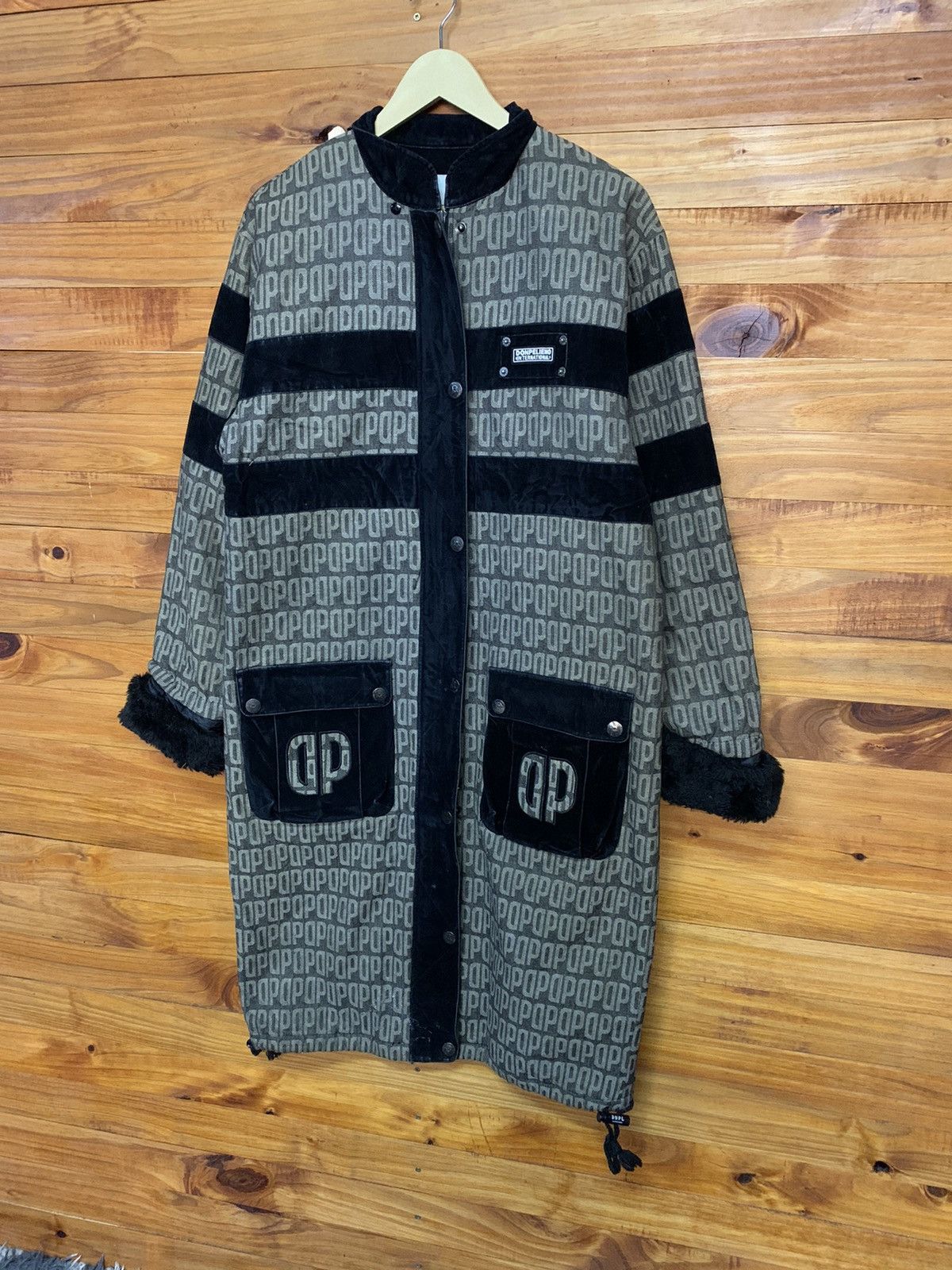 Vintage Vintage Donpelieno Over Print Long Coat Size US S / EU 44-46 / 1 - 3 Thumbnail
