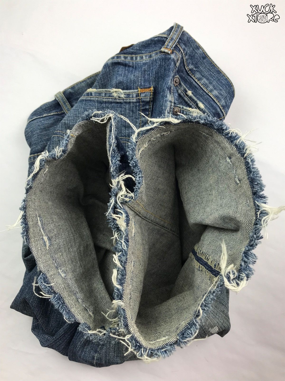 Levi's Distressed Levi’s 3 Quarter Jeans Size US 34 / EU 50 - 14 Thumbnail