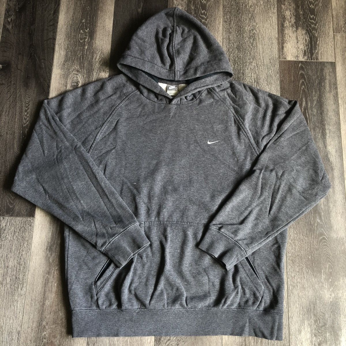Nike Vintage 2000s Nike Basic Logo Swoosh Pullover Blank Hoodie Size US L / EU 52-54 / 3 - 1 Thumbnail
