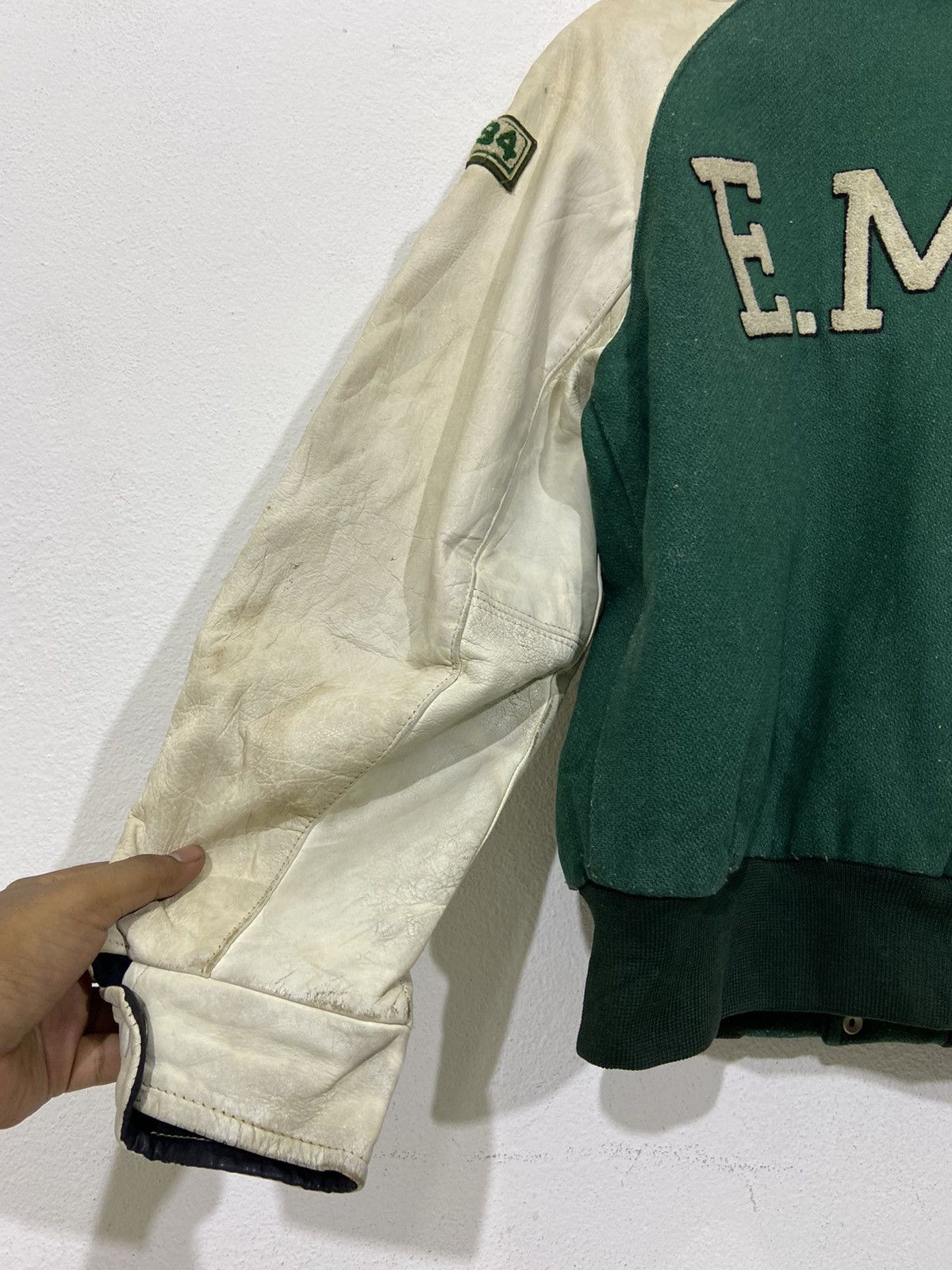 Vintage Vintage Burnaby Victoria Team Canada Varsity Leather Jacket Size US L / EU 52-54 / 3 - 10 Thumbnail