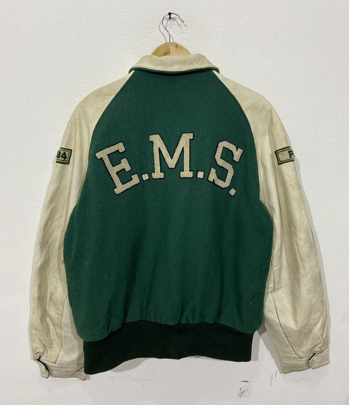 Vintage Vintage Burnaby Victoria Team Canada Varsity Leather Jacket Size US L / EU 52-54 / 3 - 9 Thumbnail