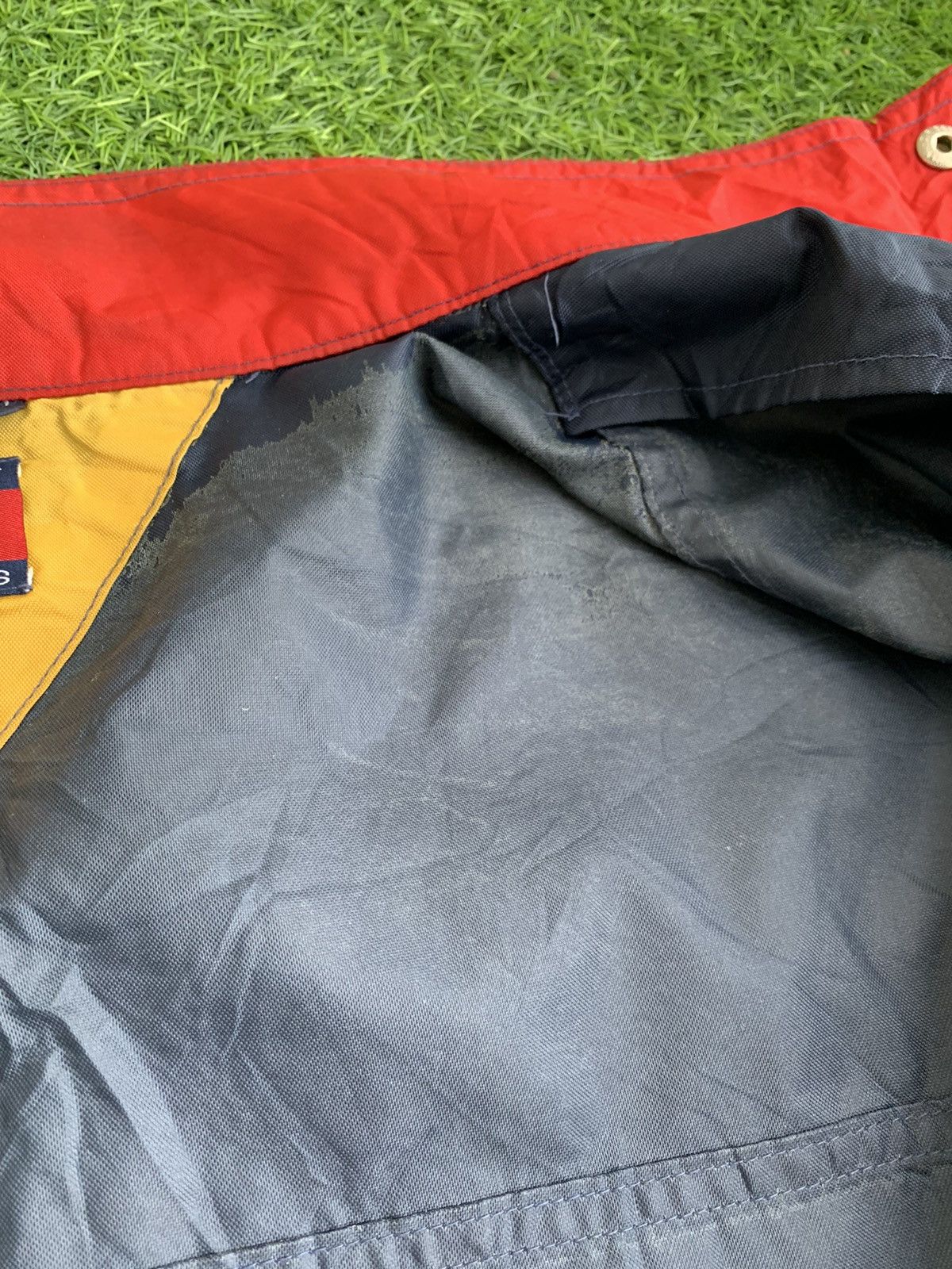 Tommy Hilfiger Vintage Tommy Hilfiger jacket Size US L / EU 52-54 / 3 - 17 Thumbnail
