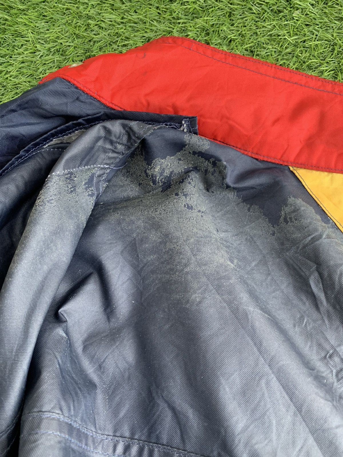 Tommy Hilfiger Vintage Tommy Hilfiger jacket Size US L / EU 52-54 / 3 - 15 Thumbnail