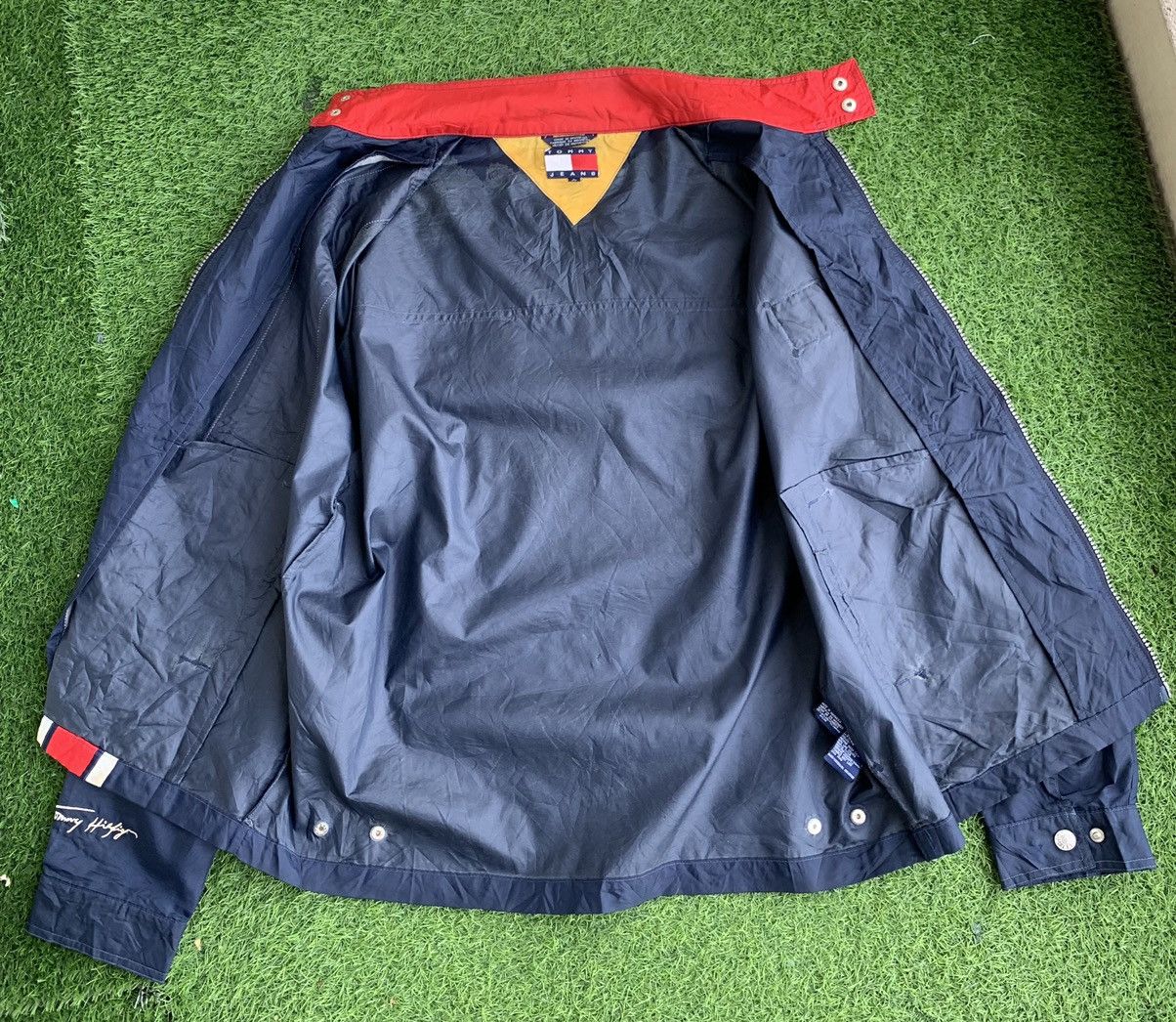 Tommy Hilfiger Vintage Tommy Hilfiger jacket Size US L / EU 52-54 / 3 - 12 Thumbnail