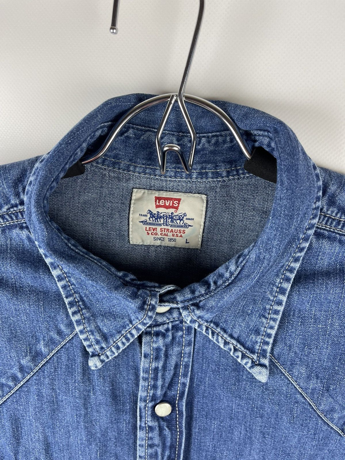 Levi's Levi’s vintage 90s red tab blue denim button up shirt Size US L / EU 52-54 / 3 - 5 Thumbnail
