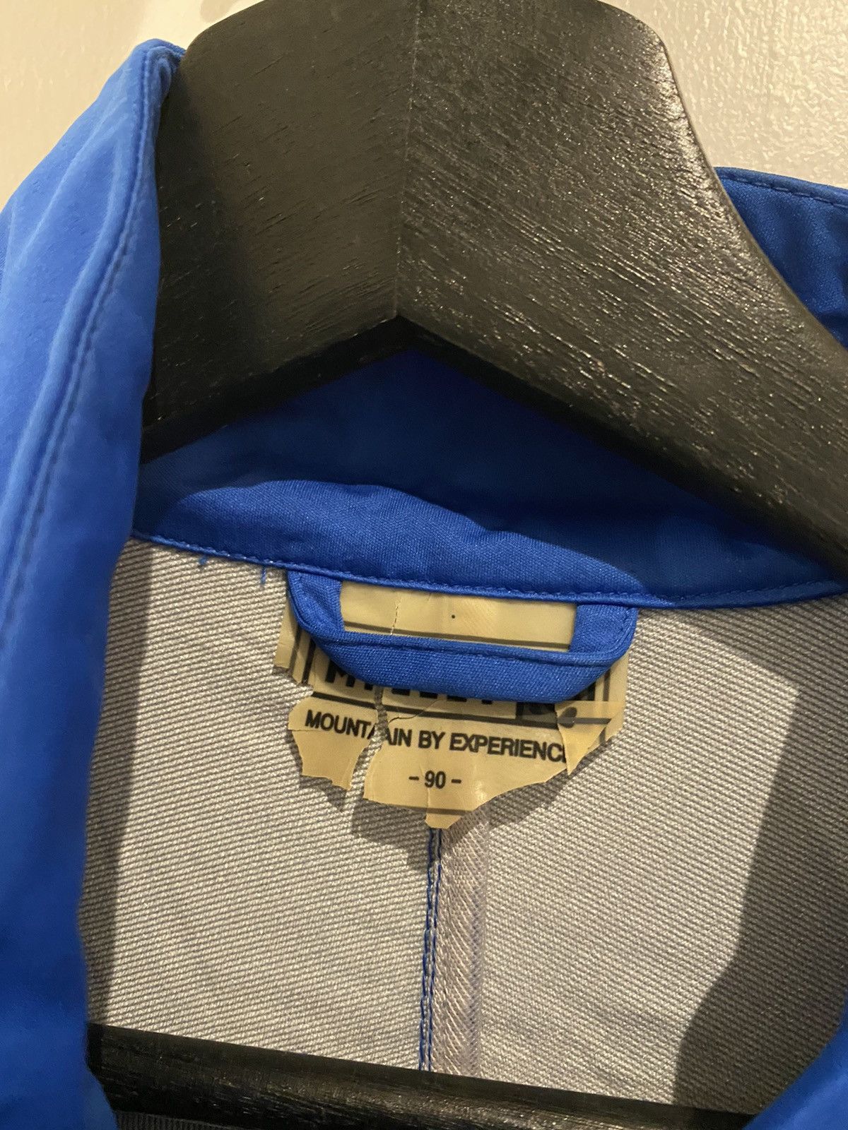 Vintage Vintage MILLET M LIMITED Outdoor Full Zipper Light Jacket Size US S / EU 44-46 / 1 - 4 Thumbnail