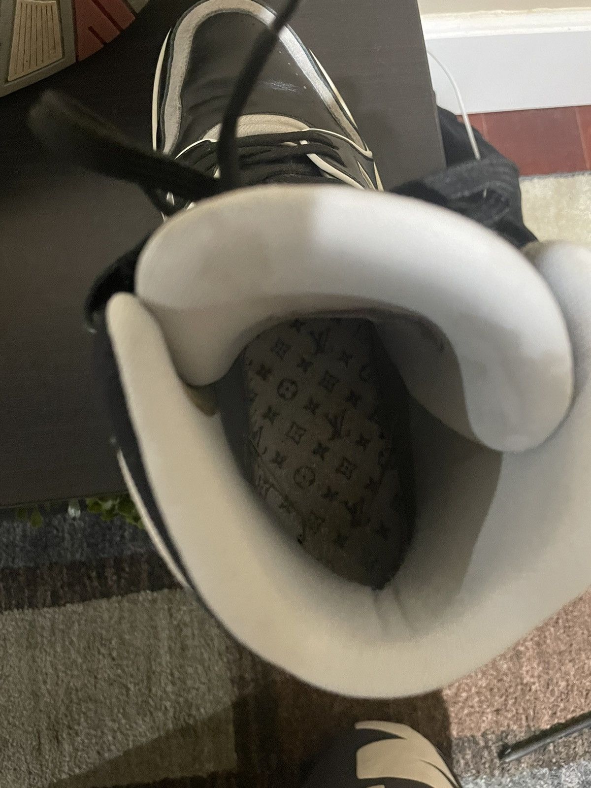 Louis Vuitton × Virgil Abloh Virgil Abloh Louis Vuitton 408 High Black Sneakers Size US 9 / EU 42 - 12 Thumbnail