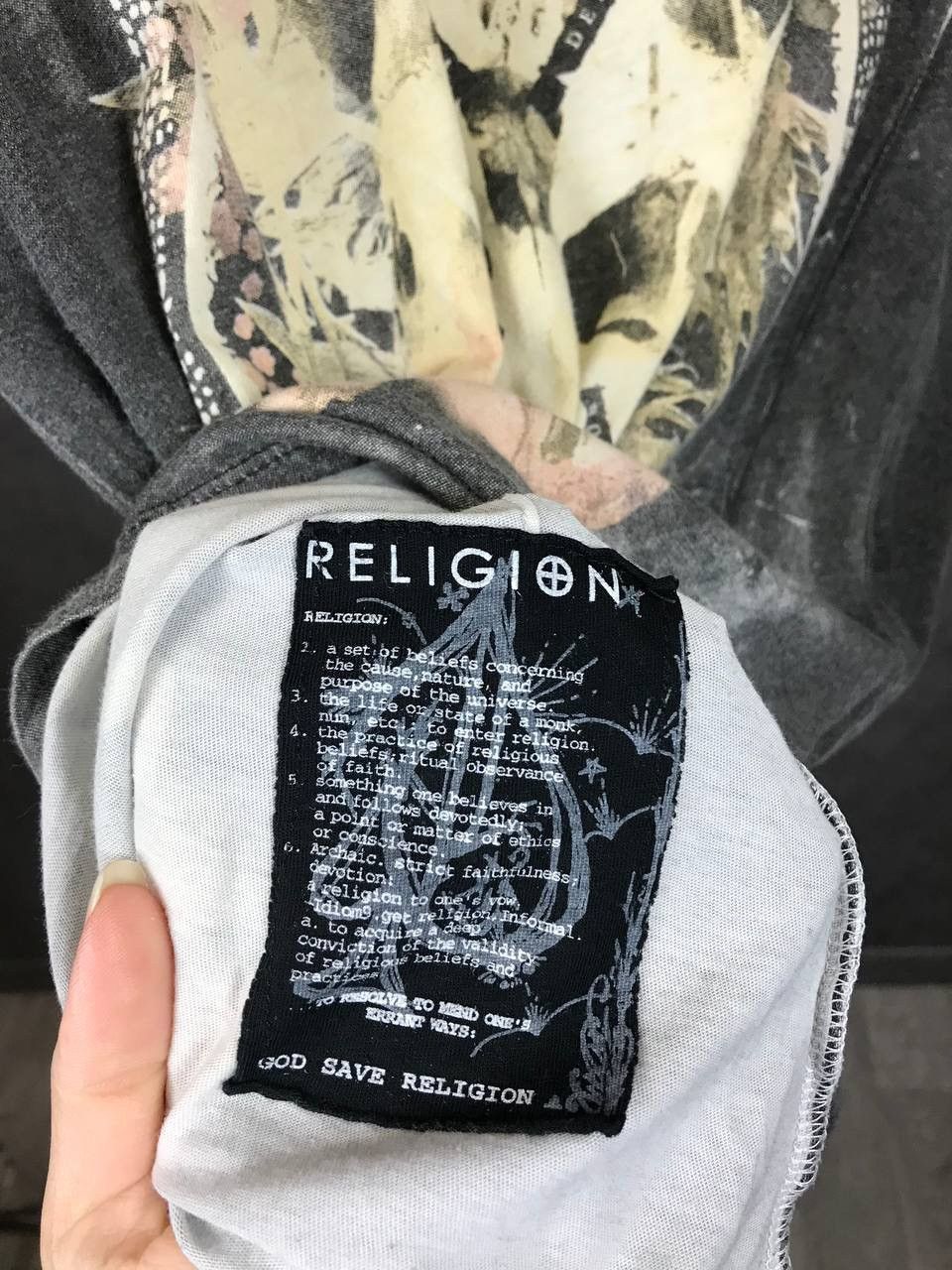 Other Religion Skulls overprinted streetwear tee Size US S / EU 44-46 / 1 - 5 Thumbnail