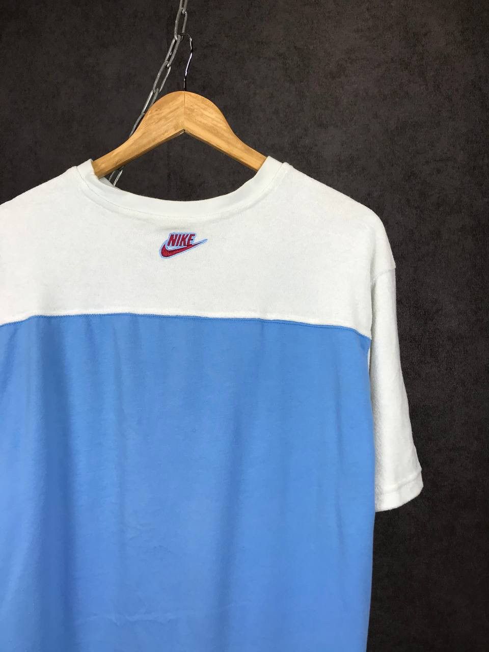 Vintage Nike swoosh streetwear vintage center logo tee Size US L / EU 52-54 / 3 - 8 Thumbnail