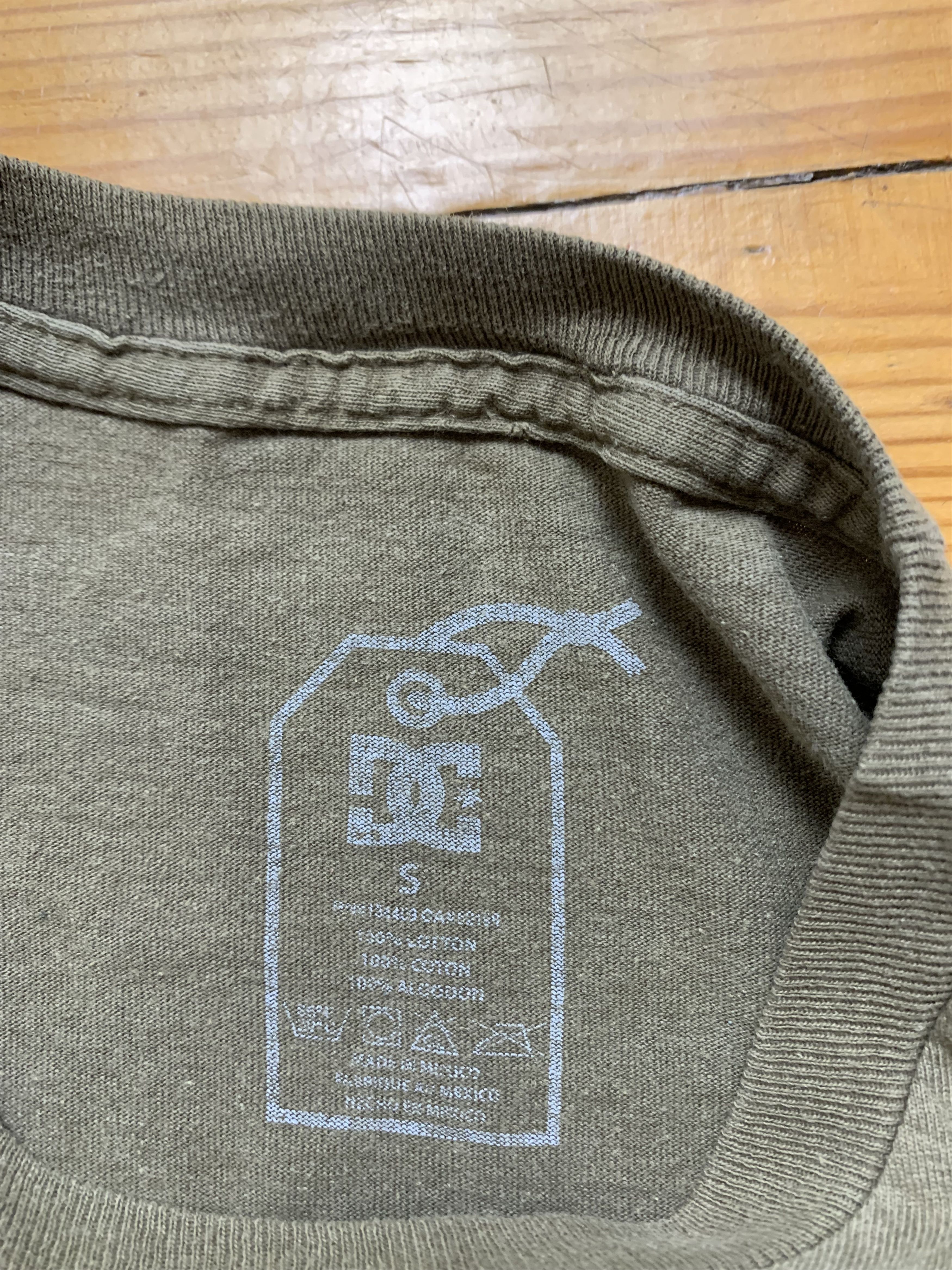 DC × Vintage Vintage sun faded DC Shoes Skate Tee Size US S / EU 44-46 / 1 - 4 Thumbnail