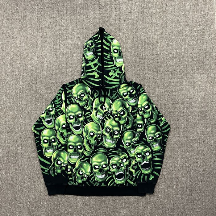 Supreme skull outlet pile hooded