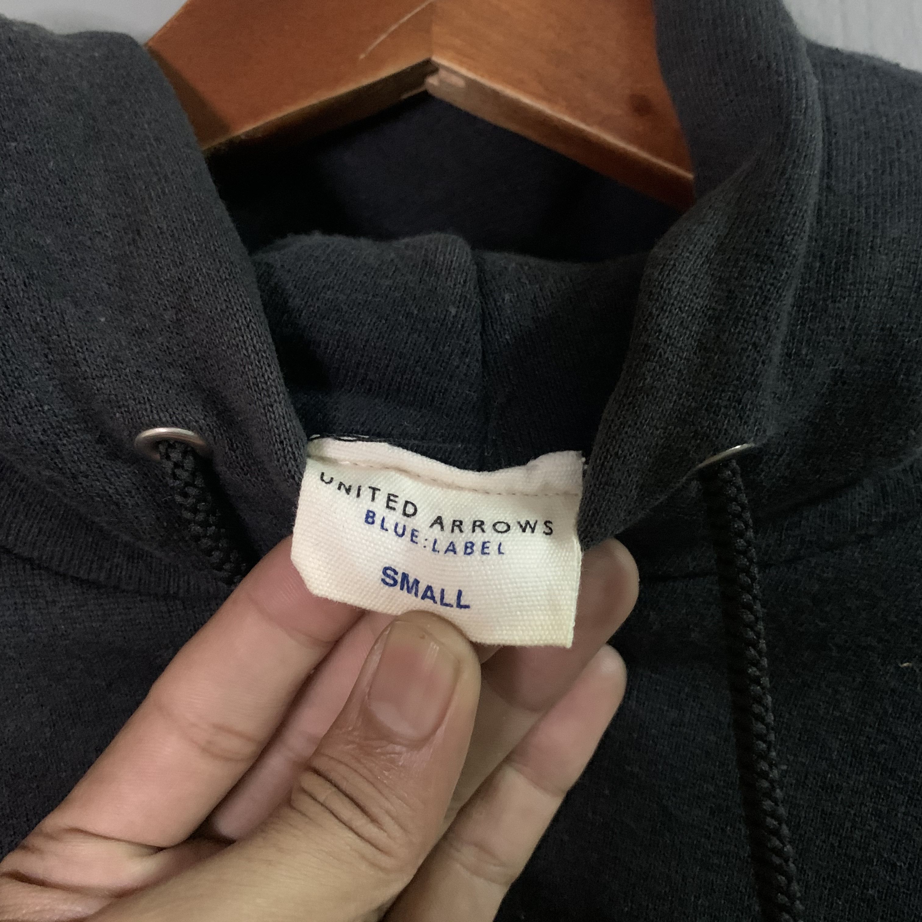 United Arrows Vintage United Arrows Blue Label Hooded Sweatshirt Size US S / EU 44-46 / 1 - 7 Thumbnail