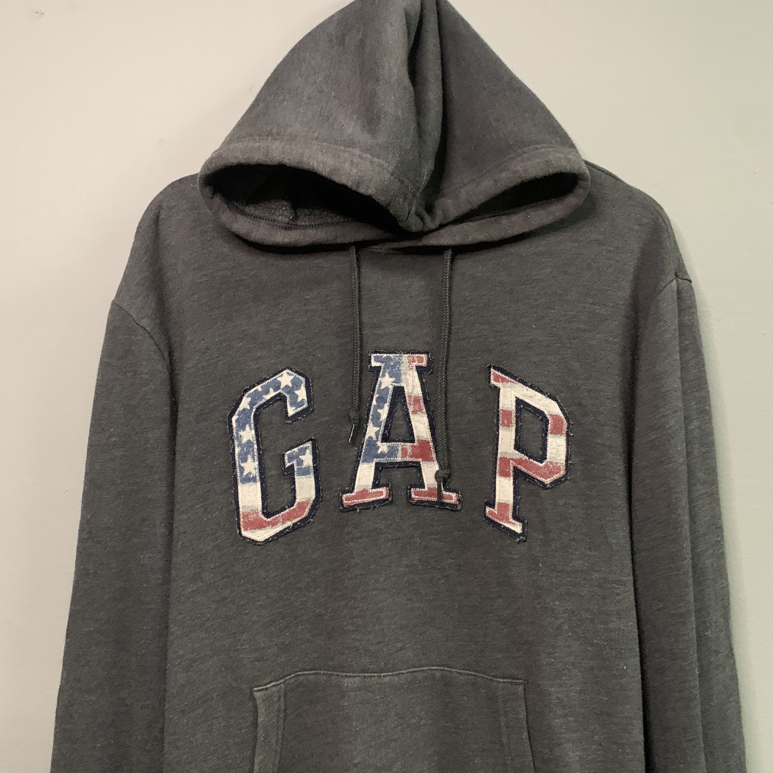 Gap Vintage Gap Spell Out American Flag Fonts Hooded Sweatshirt Size US M / EU 48-50 / 2 - 2 Thumbnail