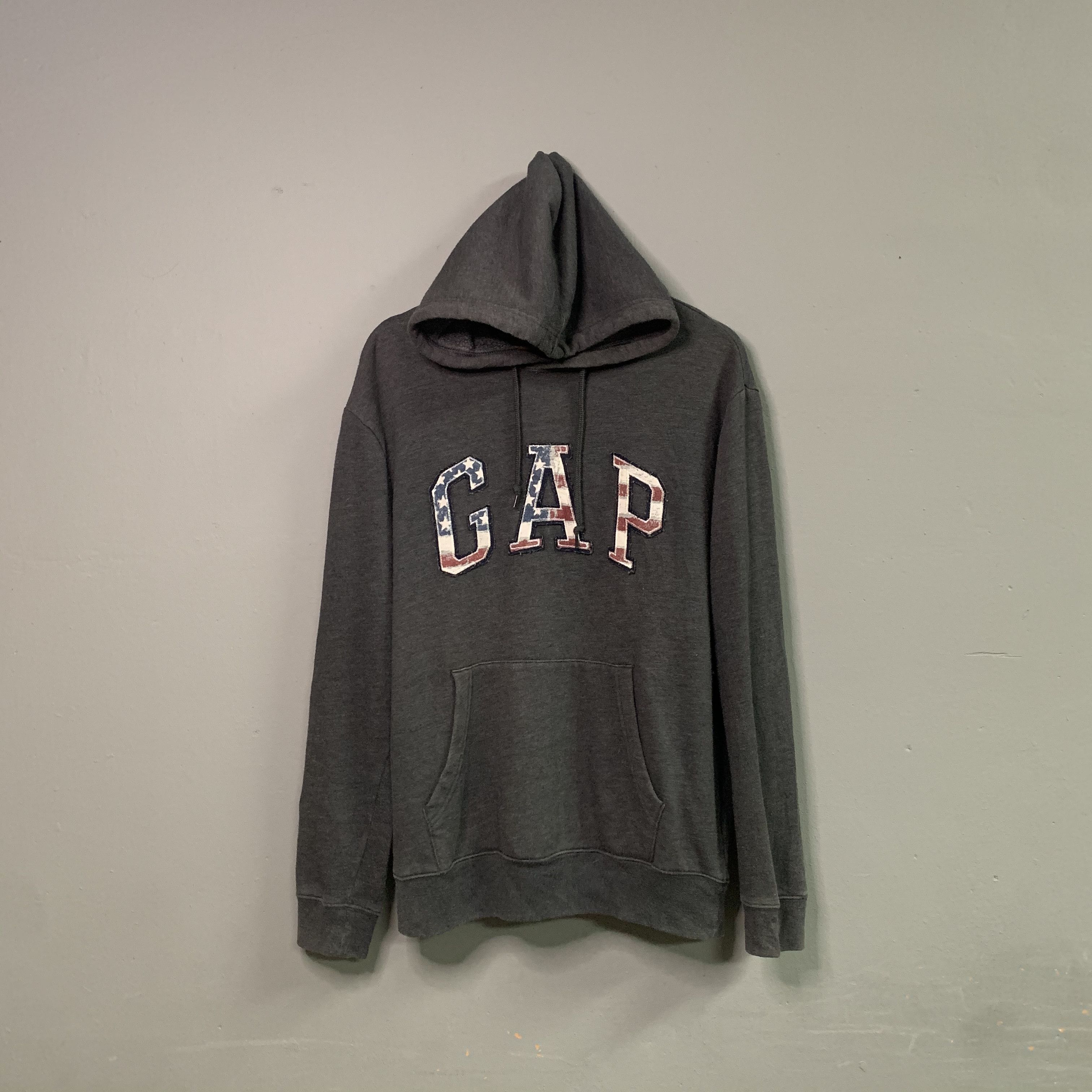 Gap Vintage Gap Spell Out American Flag Fonts Hooded Sweatshirt Size US M / EU 48-50 / 2 - 1 Thumbnail