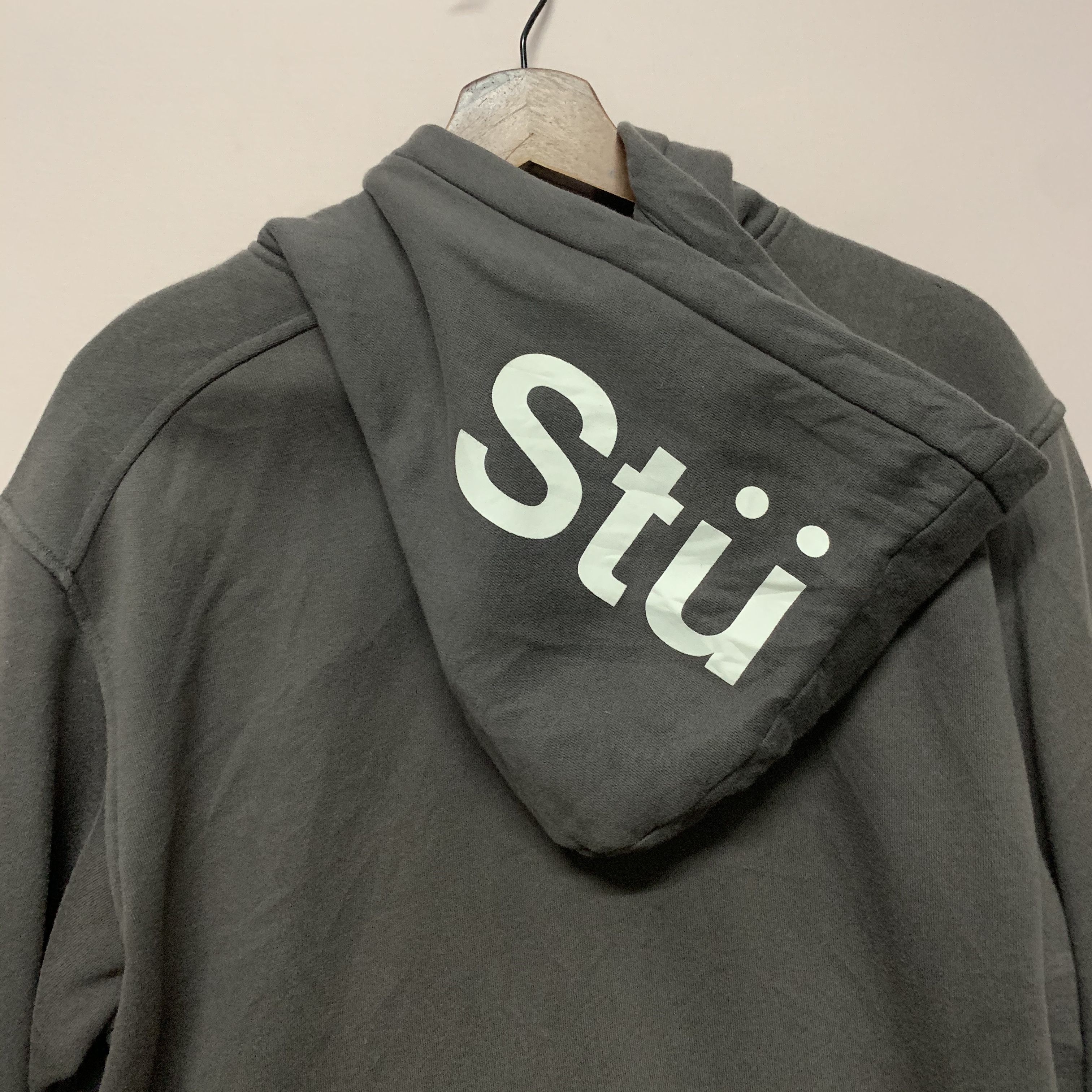 Stussy Vintage Stussy Small Logo Hooded Brand Streetwear Sweater Size US M / EU 48-50 / 2 - 9 Thumbnail