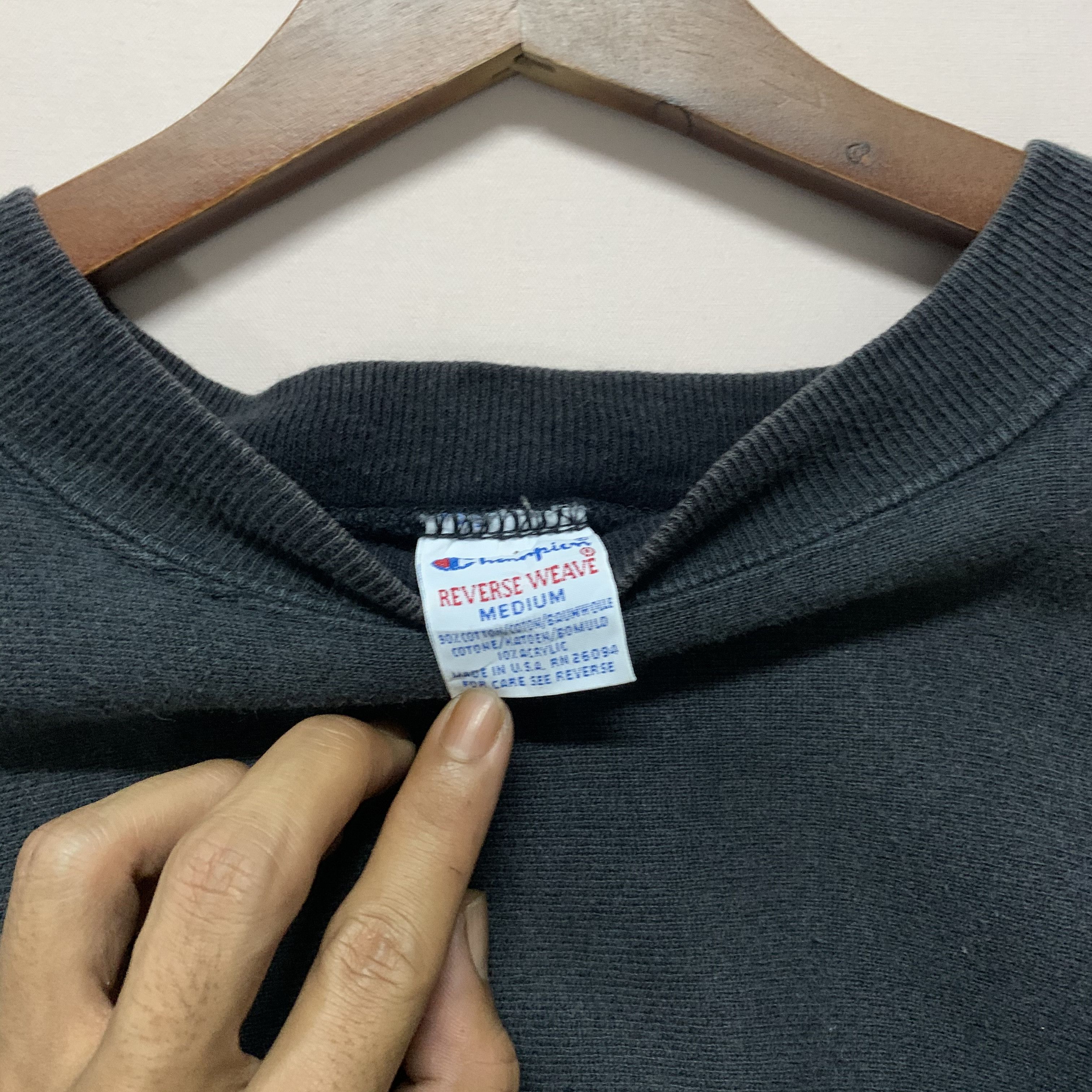 Champion Vintage Champion Brand Small Logo Crewneck Sweater Size US M / EU 48-50 / 2 - 6 Thumbnail