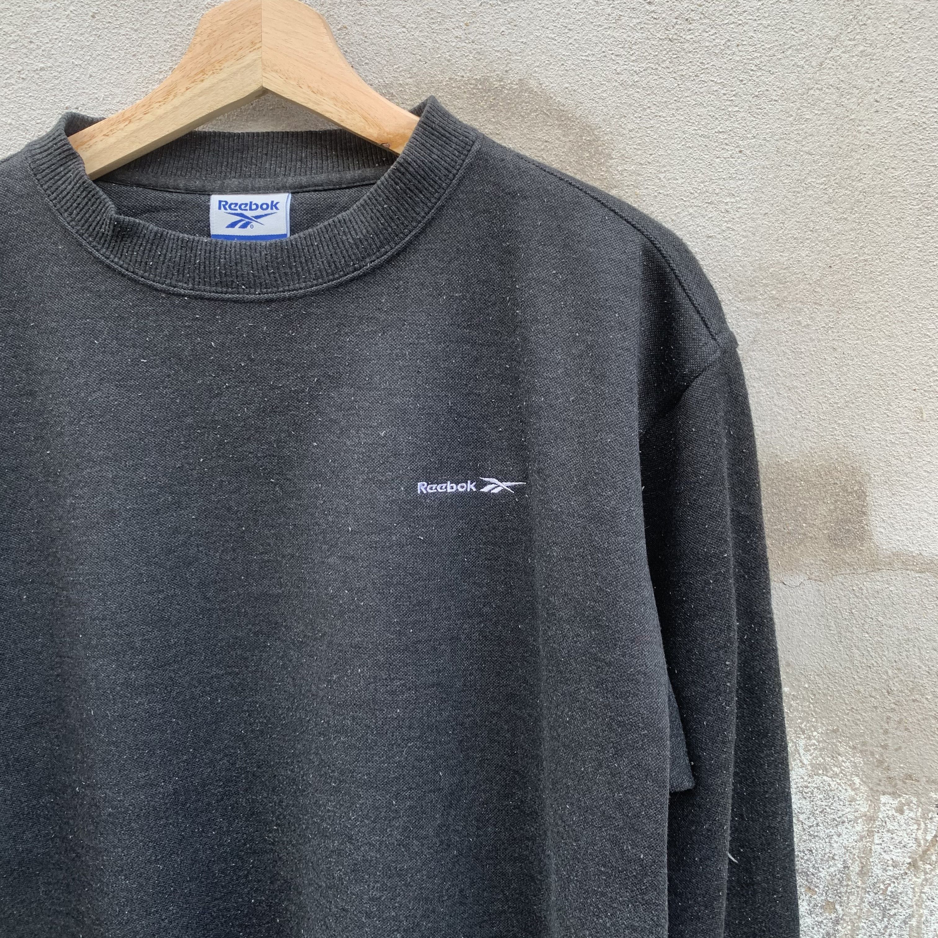 Reebok Vintage Reebok Embroidery Crewneck Pullover Sweatshirts Size US L / EU 52-54 / 3 - 2 Thumbnail